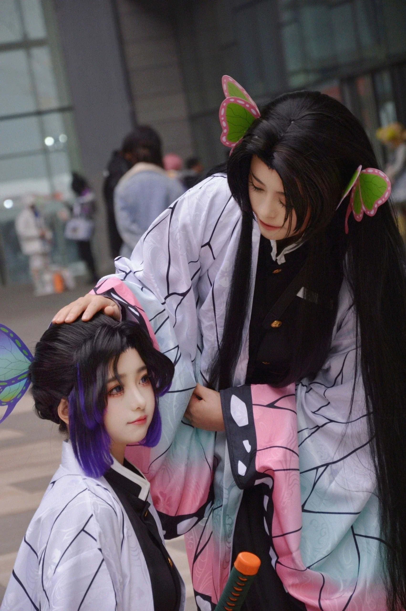 【胡蝶しのぶ コスプレ】姉妹と一緒の「鬼滅の刃」成都ACJOYアニメイベント写真 - 8 枚目
