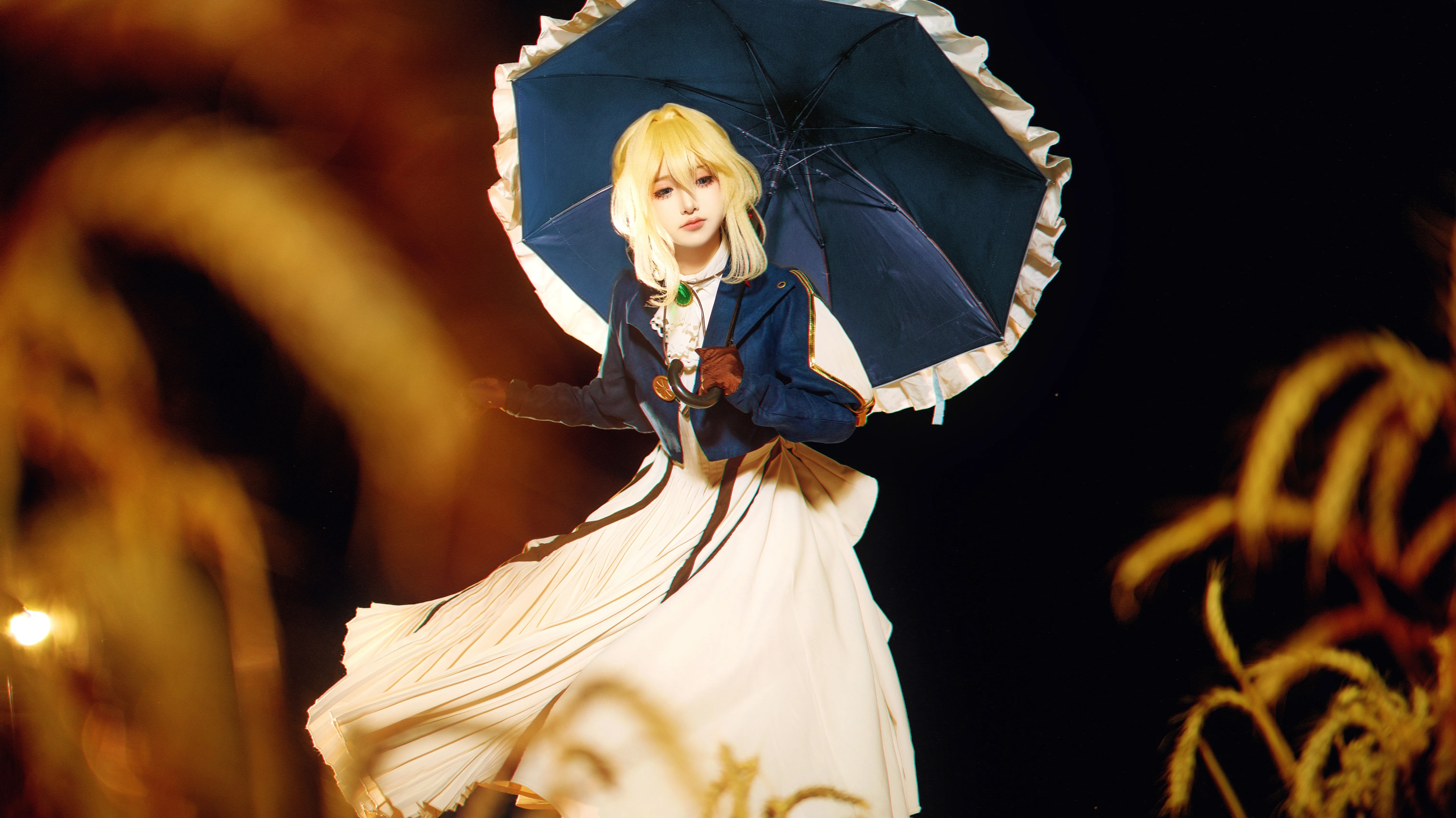 【薇尔莉特cos】紫罗兰永恒花园里的提灯与麦田夜曲 - 第 3 张
