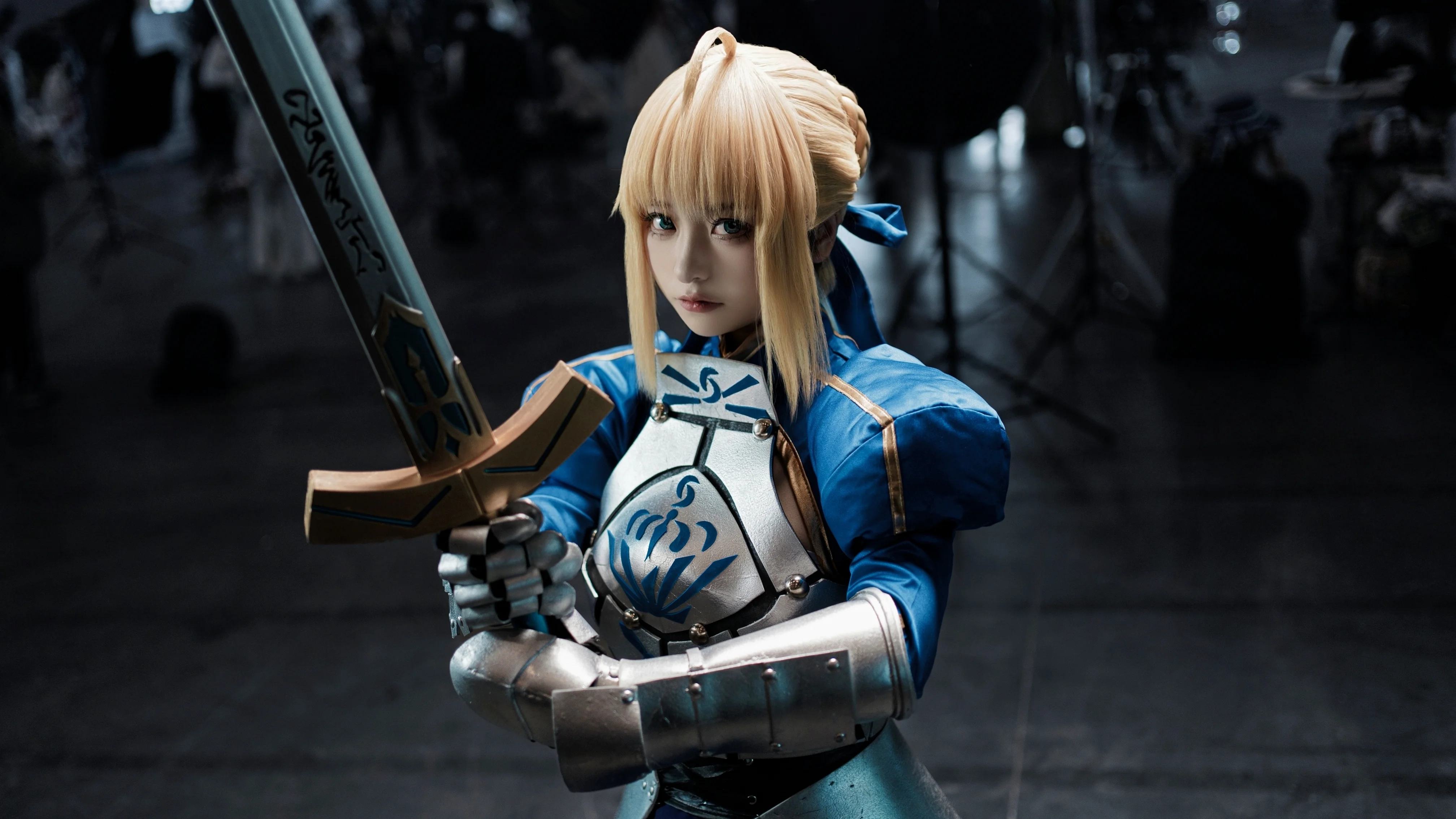 【阿尔托莉雅cos】Fate系列蓝战铠，漫展场照动作姿势全分享 - 第 5 张