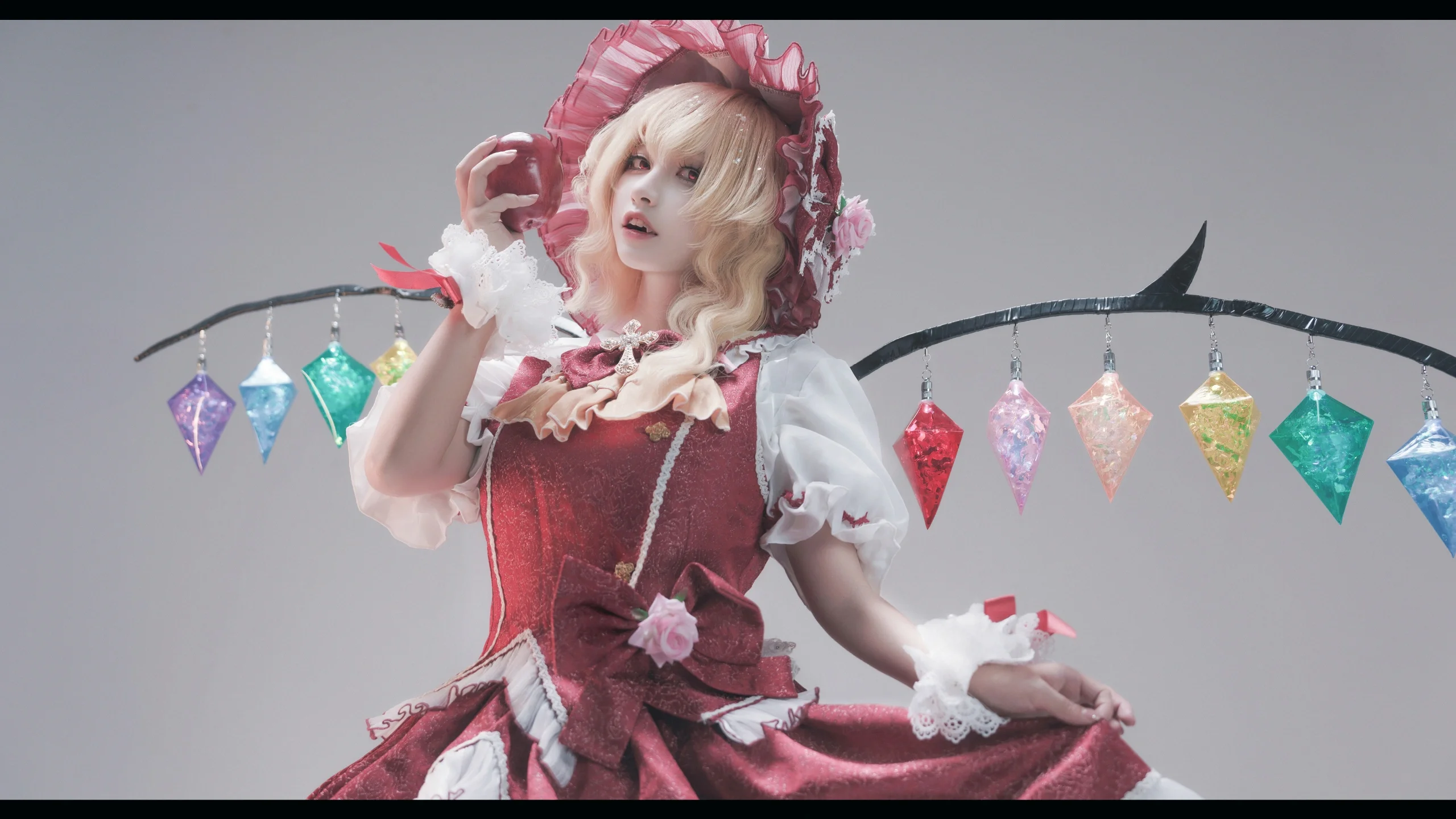 【芙兰朵露斯卡雷特cos】东方project红魔馆的捣蛋鬼，属于芙兰的跃动时刻 - 第 4 张