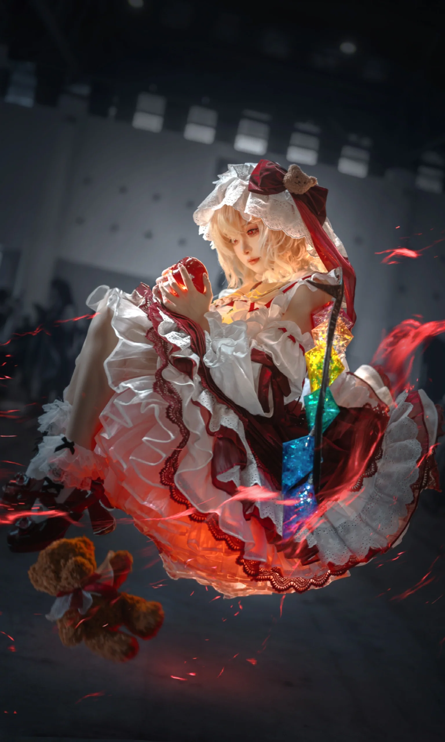 【芙兰朵露cos】东方project红魔馆二设场照，暗夜里的红色妖精