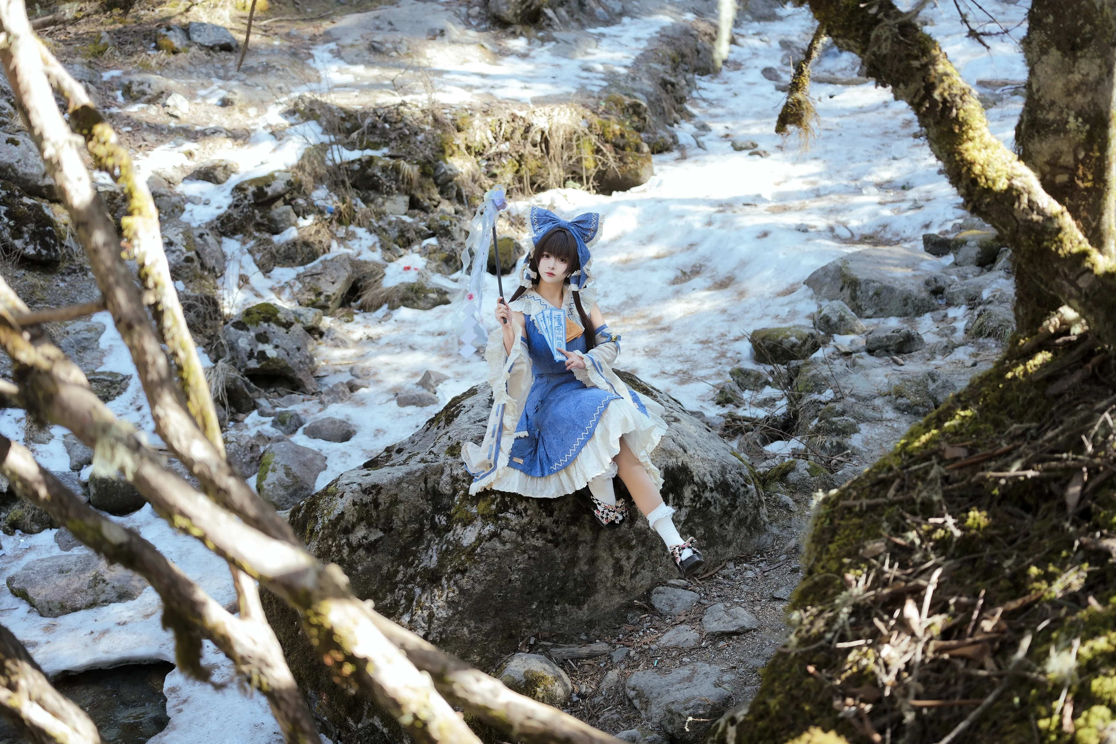 【博丽灵梦cos】冰雪溪涧的冬日二设巫女 - 第 5 张