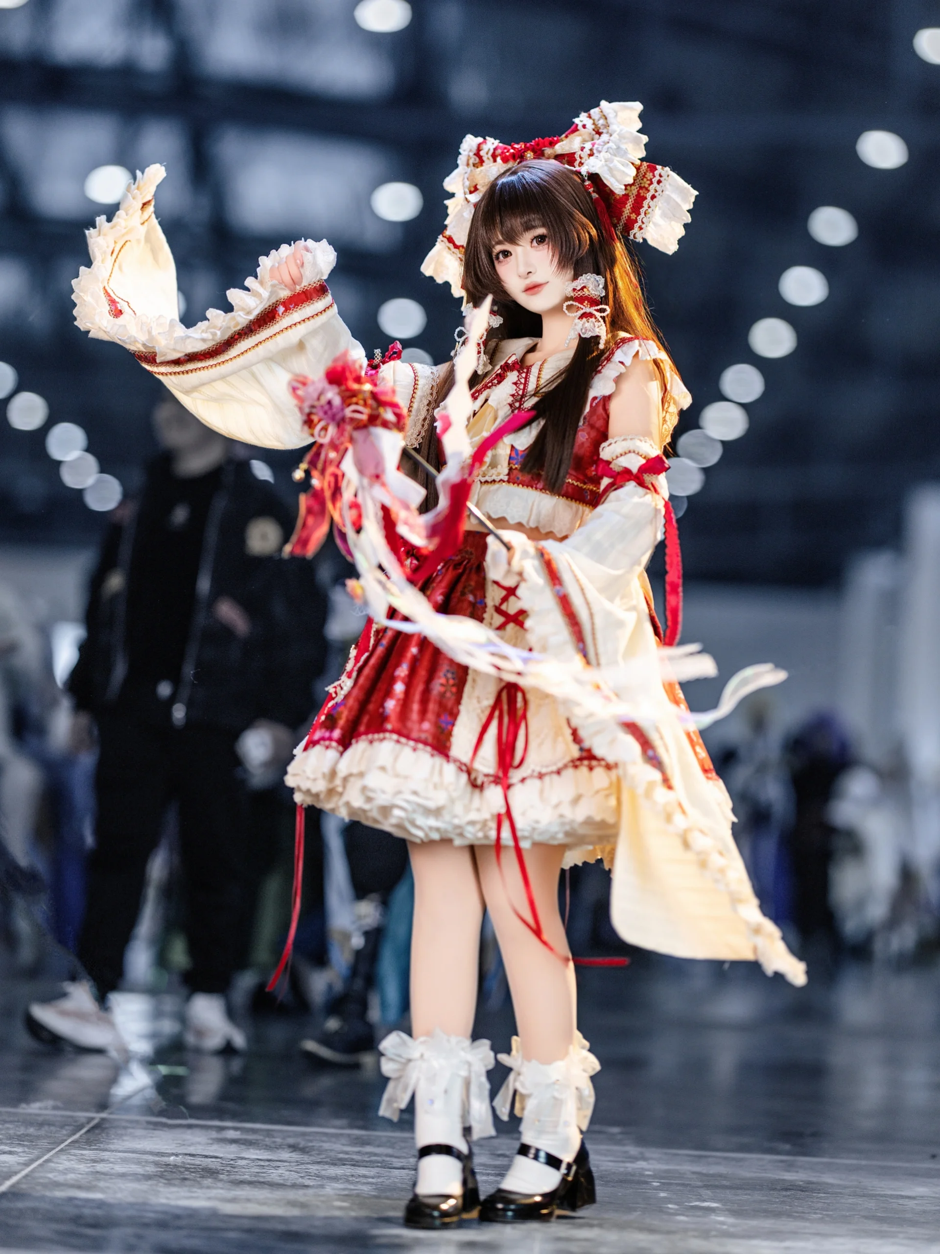【博丽灵梦cos】世界线漫展的红白战袍 - 第 4 张