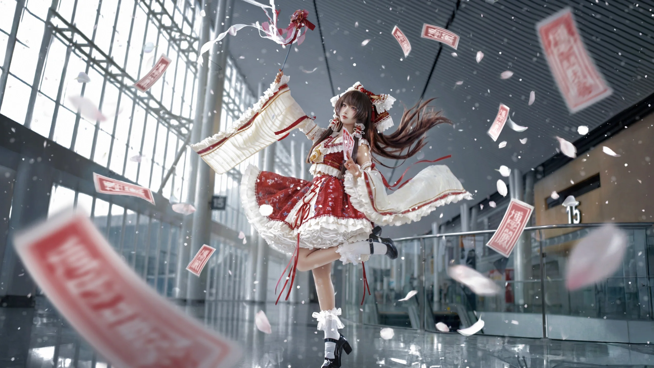 [Reimu Hakurei Cosplay] Fantasy Seal Blooms, Floating Moments at the Worldline Exhibition - Image 2