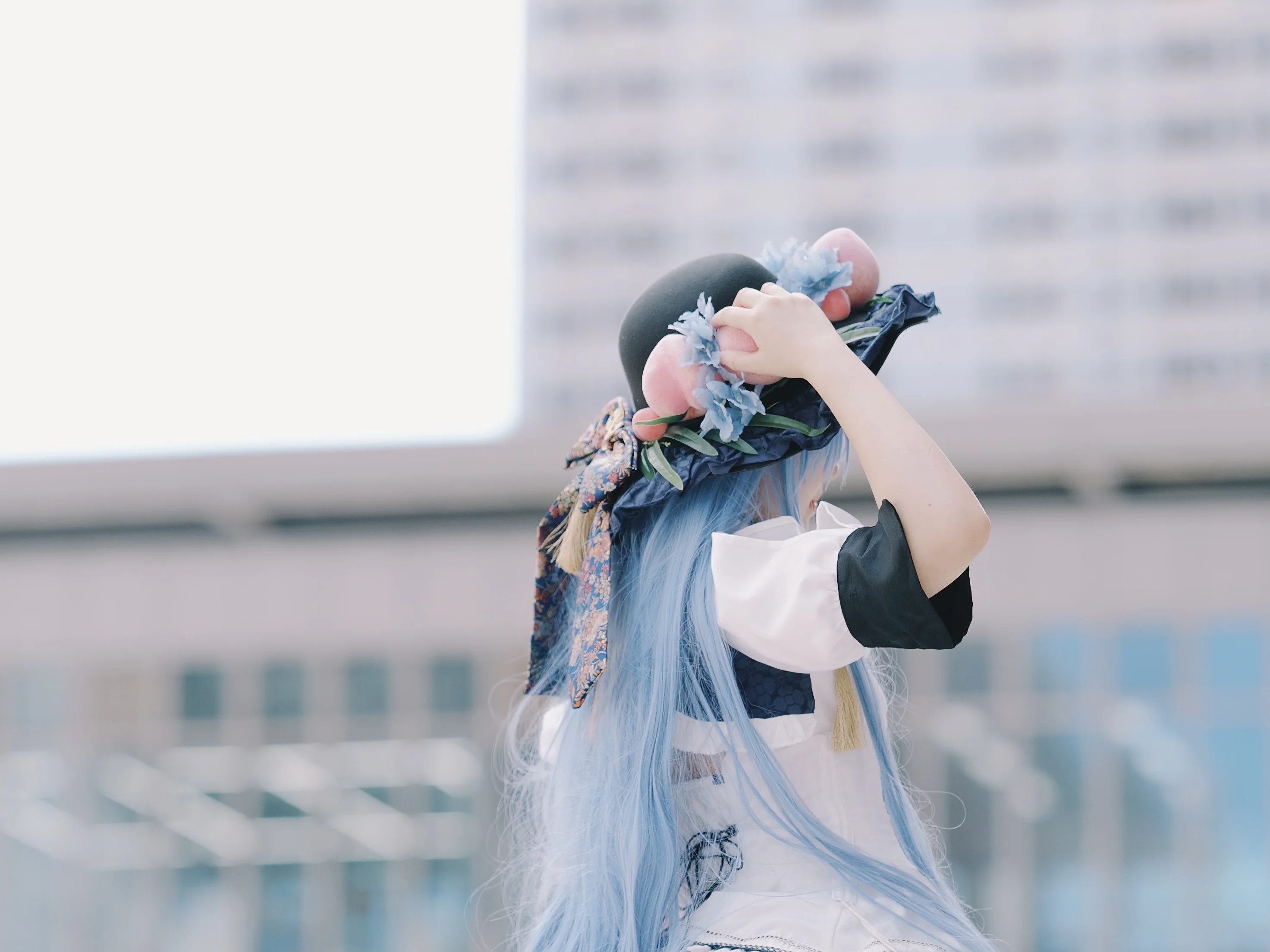 [Tenshi Hinanawi cosplay] Touhou Project: The daily photoshoot of the Master of Heaven - Image 3