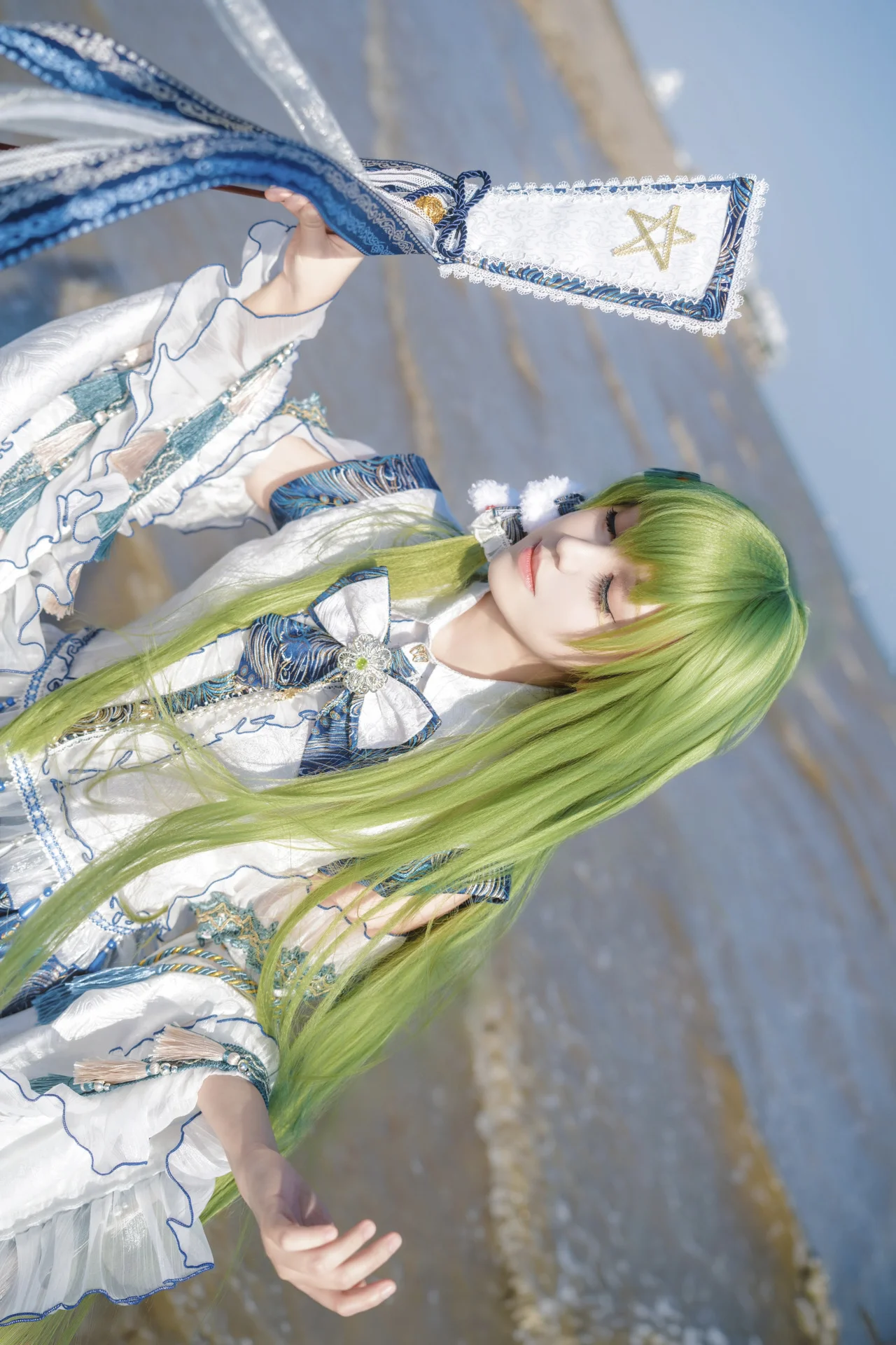 【东风谷早苗cos】海边风祝的狂野与惬意 - 第 4 张