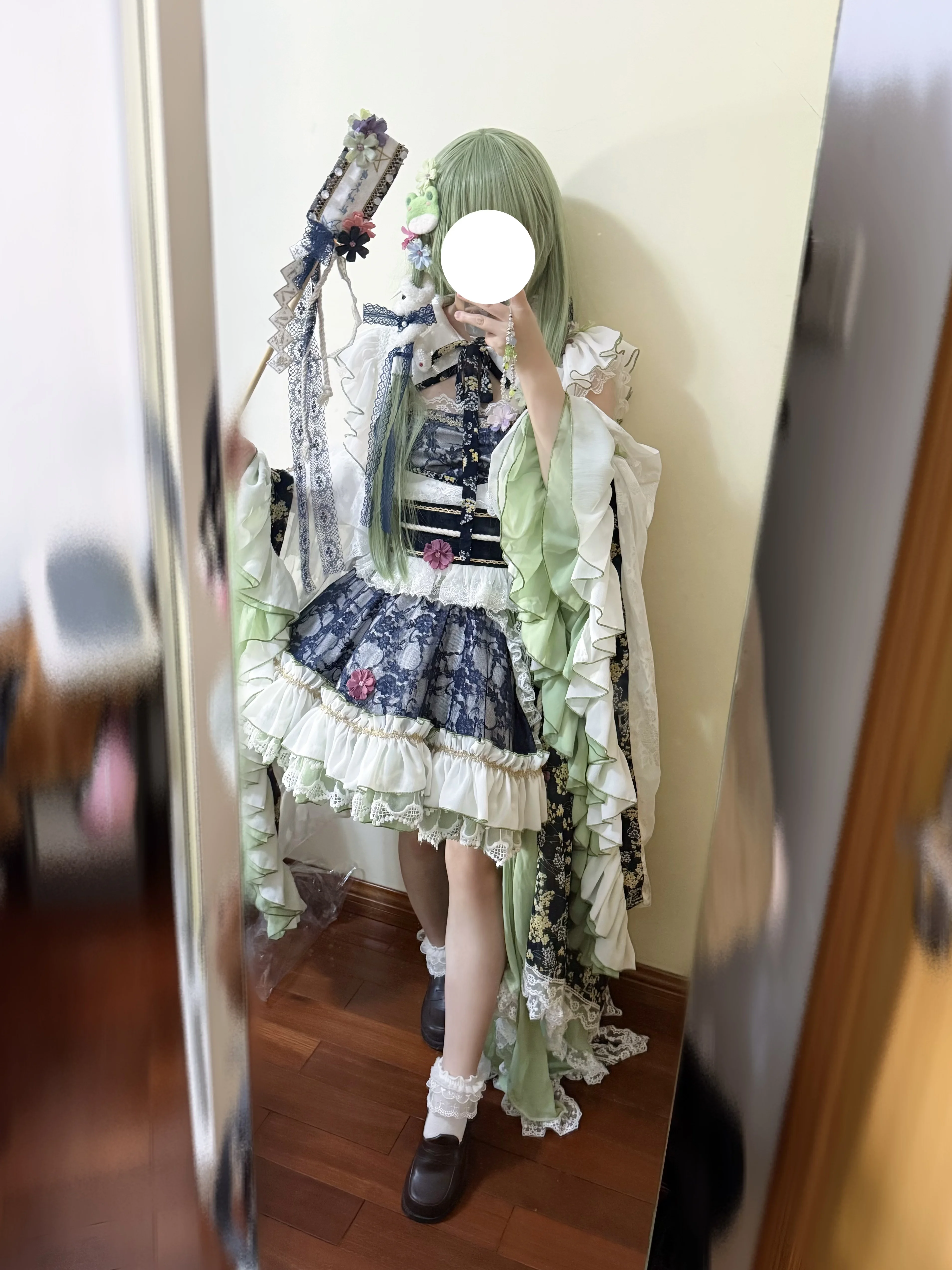 【东风谷早苗cos】论诡秘有大衣柜，从守矢神社走出来是什么体验