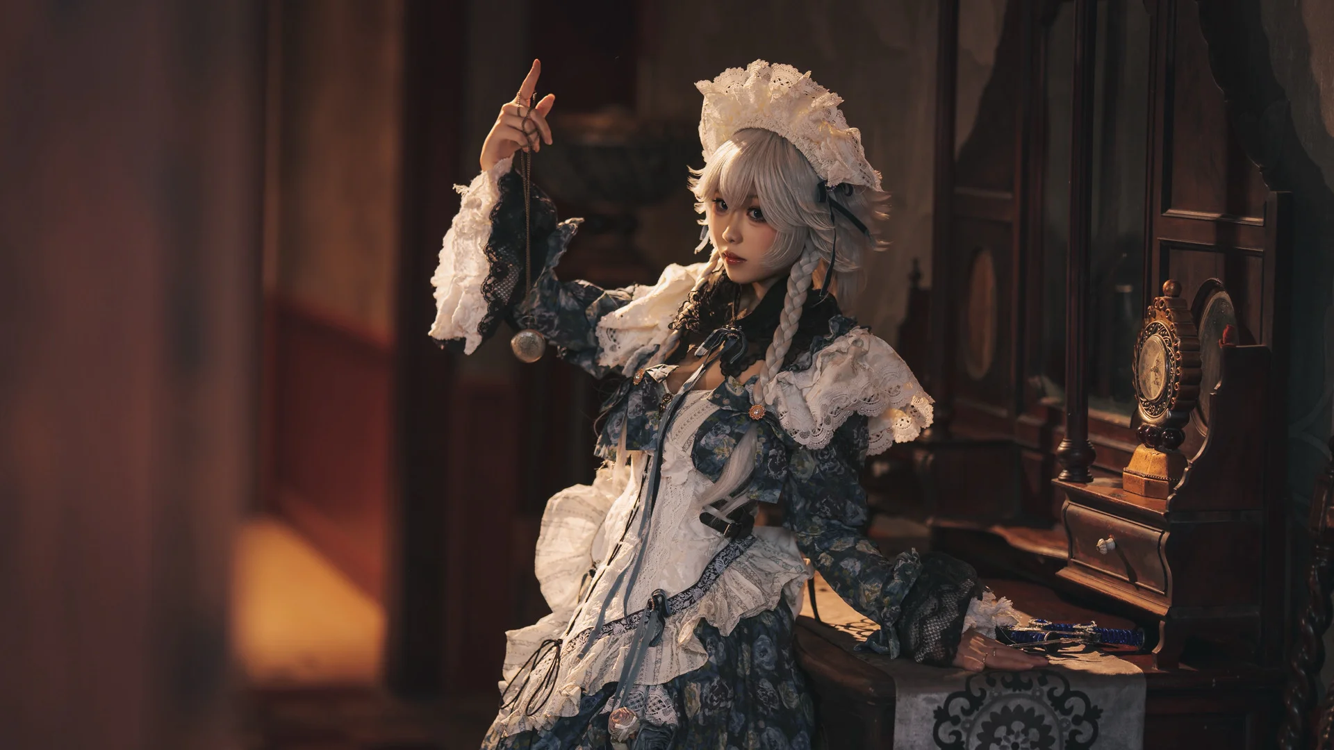 【十六夜咲夜cos】晚安，伴着怀表滴答声的静谧之夜 - 第 3 张