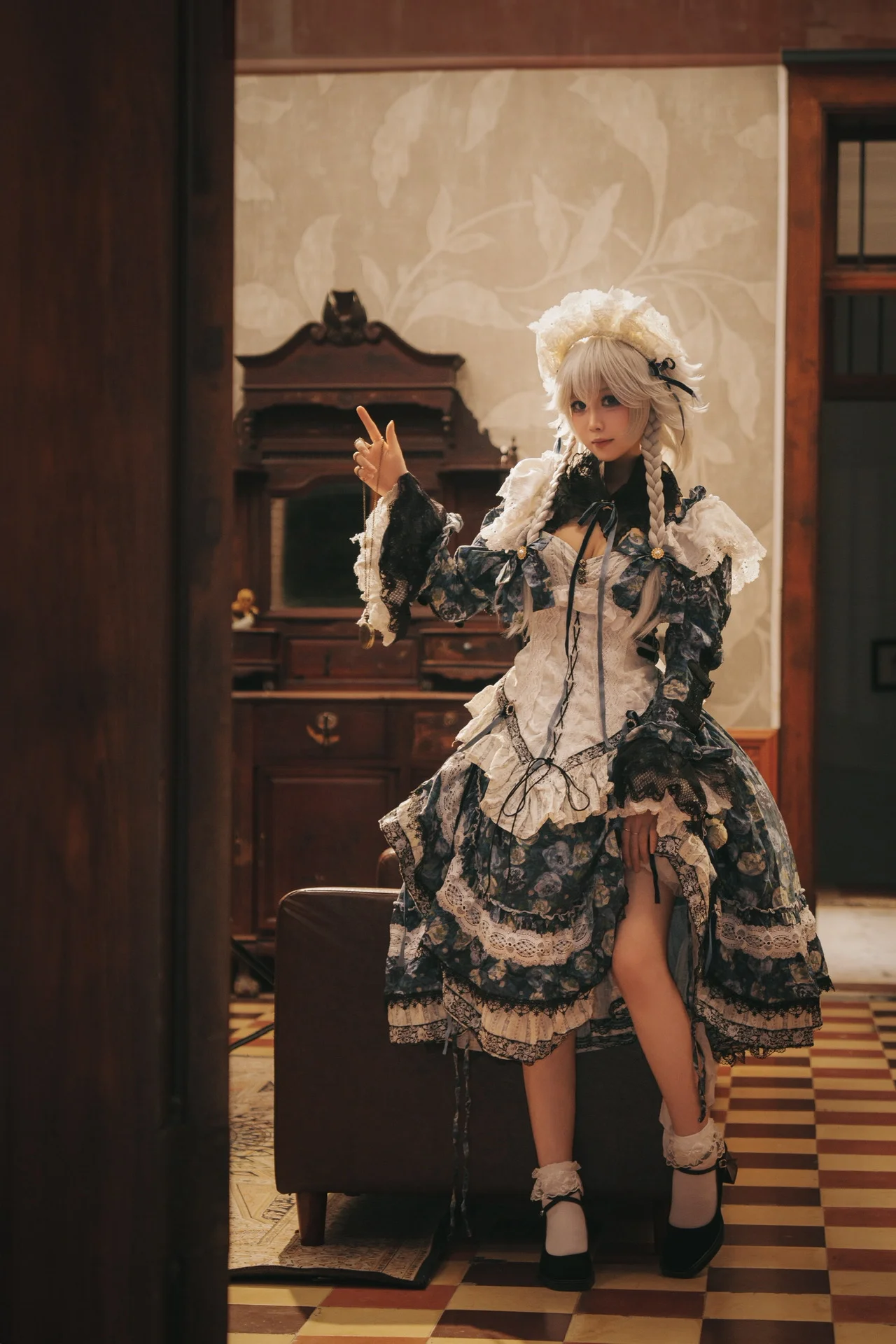 【十六夜咲夜cos】晚安，伴着怀表滴答声的静谧之夜 - 第 8 张