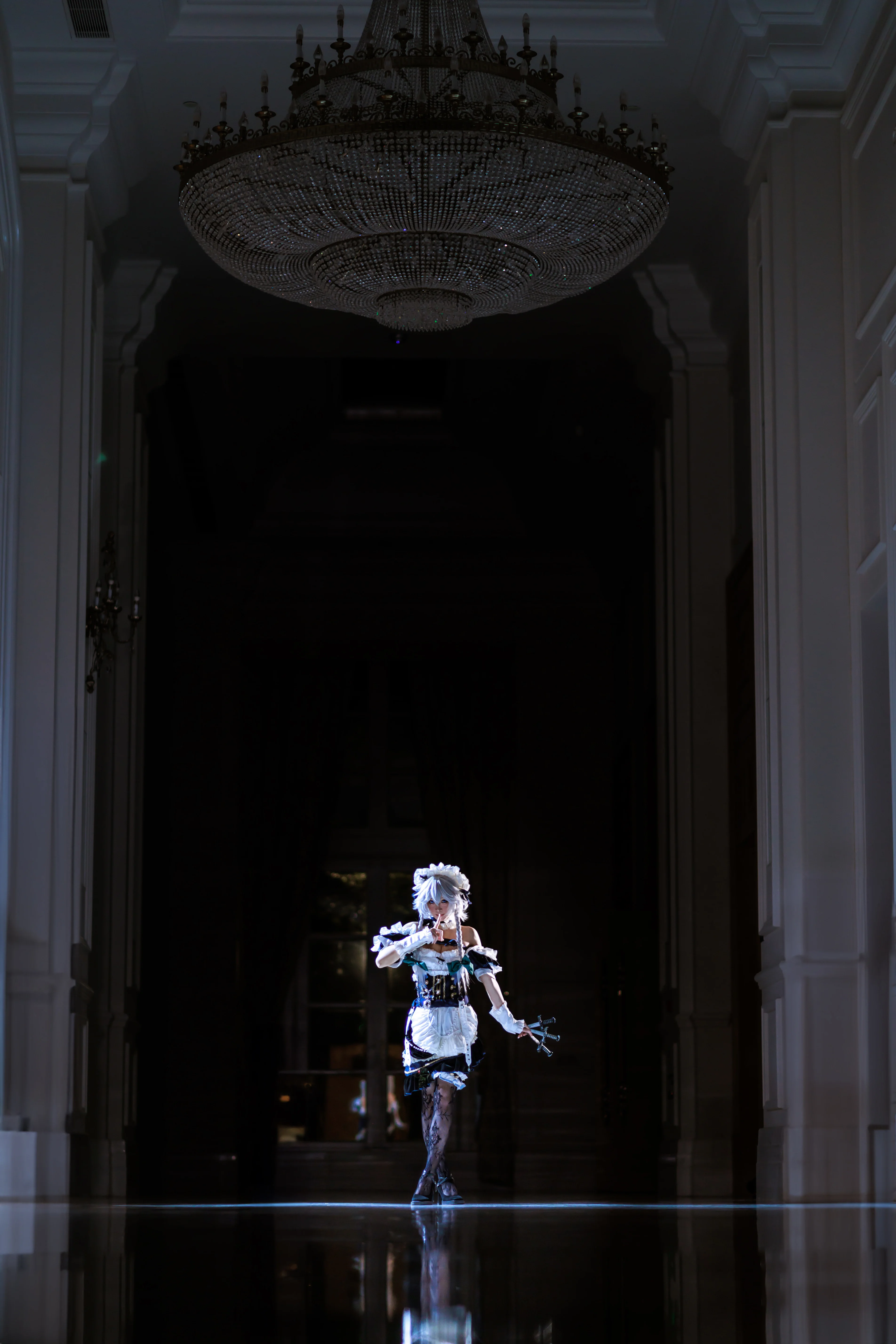 【十六夜咲夜cos】东方project，冷冽光影下的银发女仆长 - 第 6 张