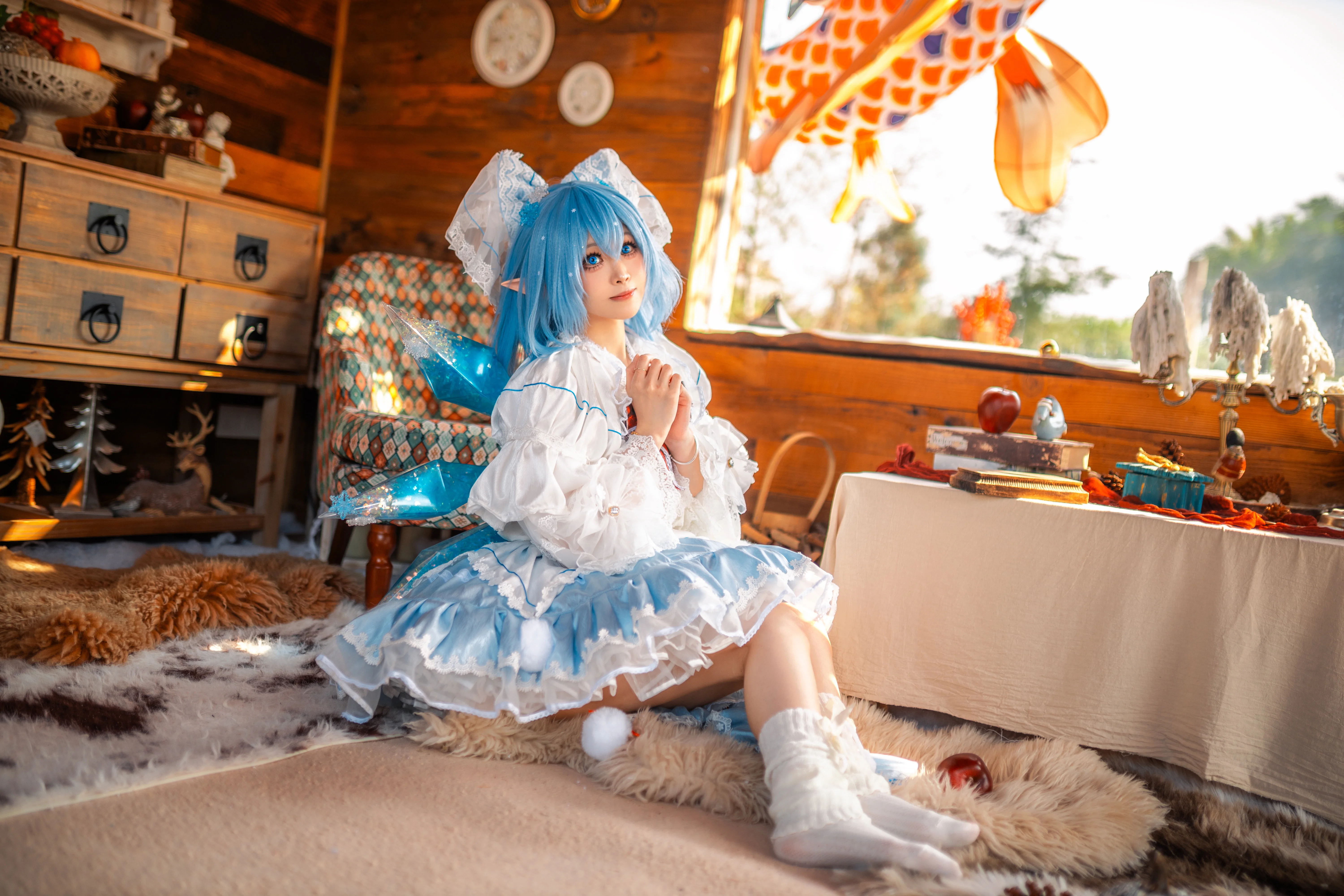 【琪露諾cos】東方project的冰雪妖精，慵懶午後木屋漫步 - 第 4 張