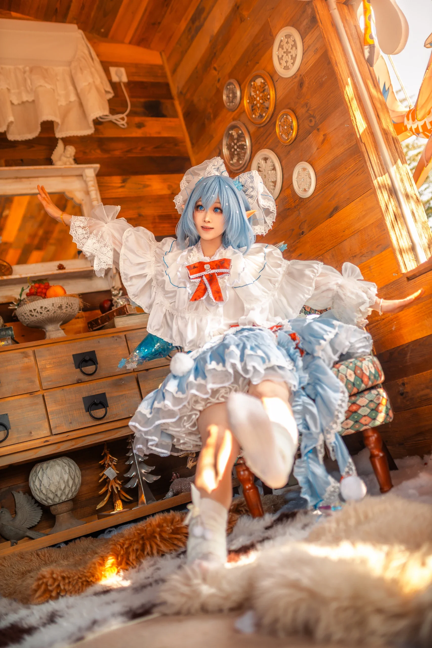 【琪露諾cos】東方project的冰雪妖精，慵懶午後木屋漫步 - 第 7 張