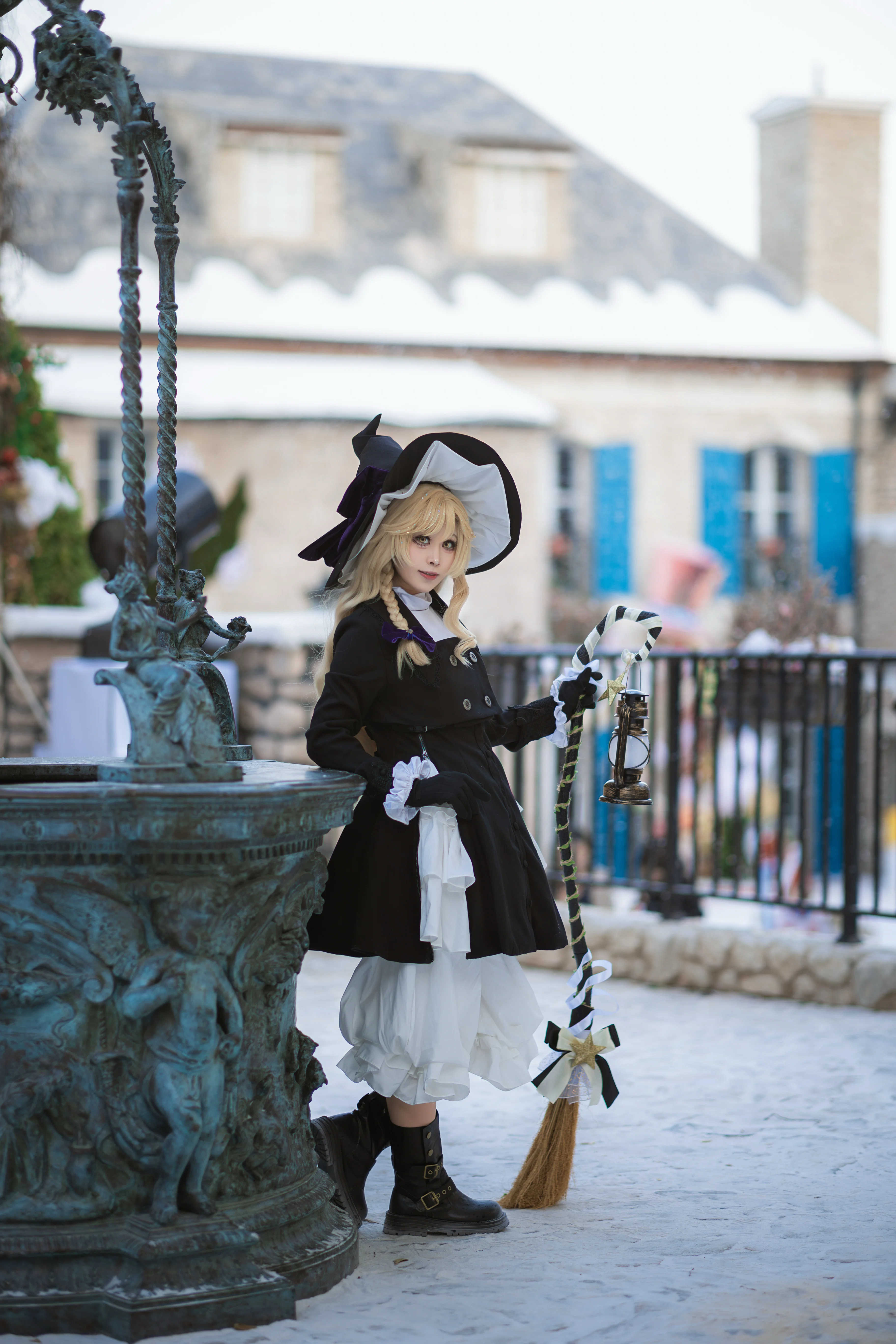 【雾雨魔理沙cos】手拿提灯脚踏冰雪，享受冬日的魔法氛围 - 第 1 张