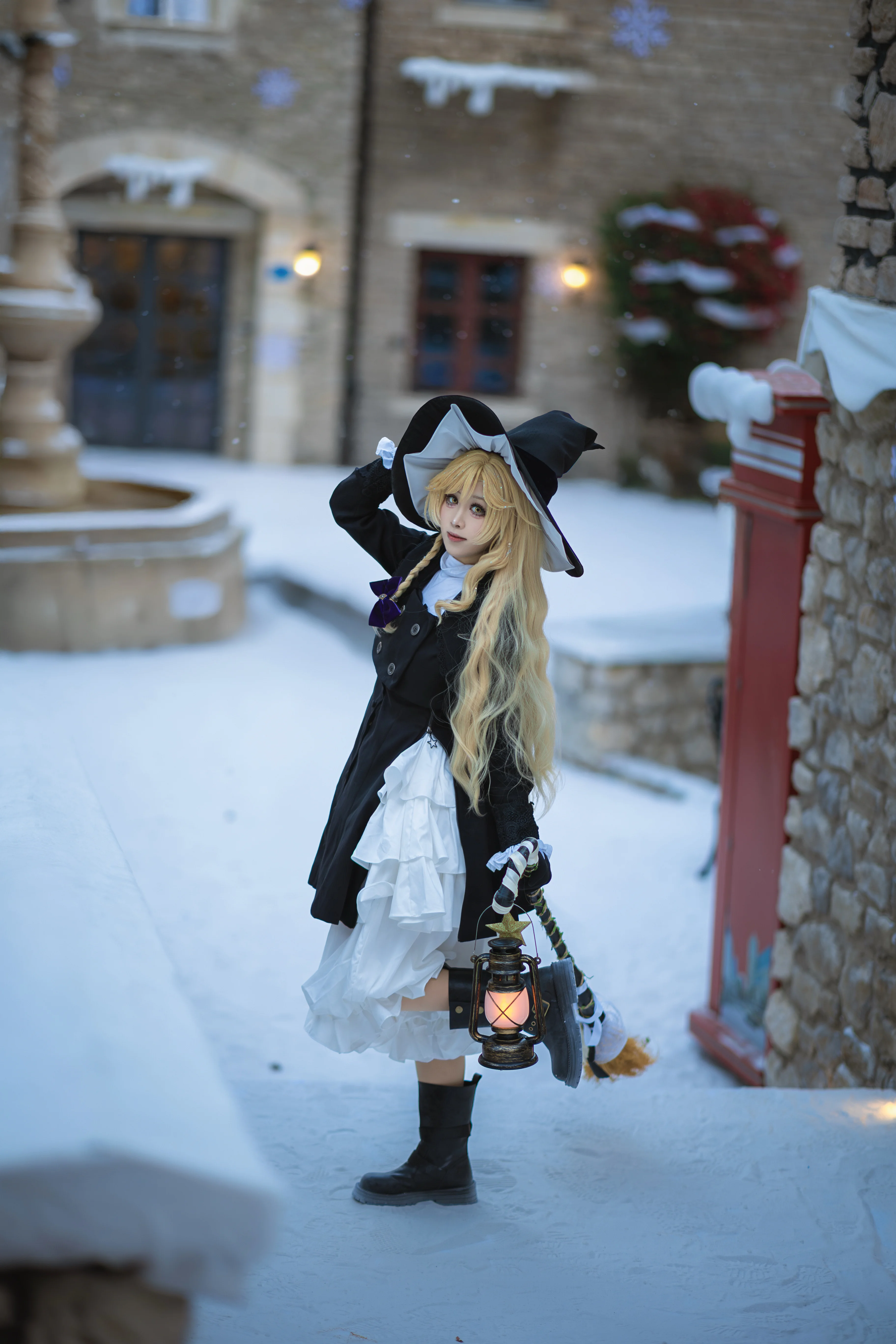 【雾雨魔理沙cos】手拿提灯脚踏冰雪，享受冬日的魔法氛围