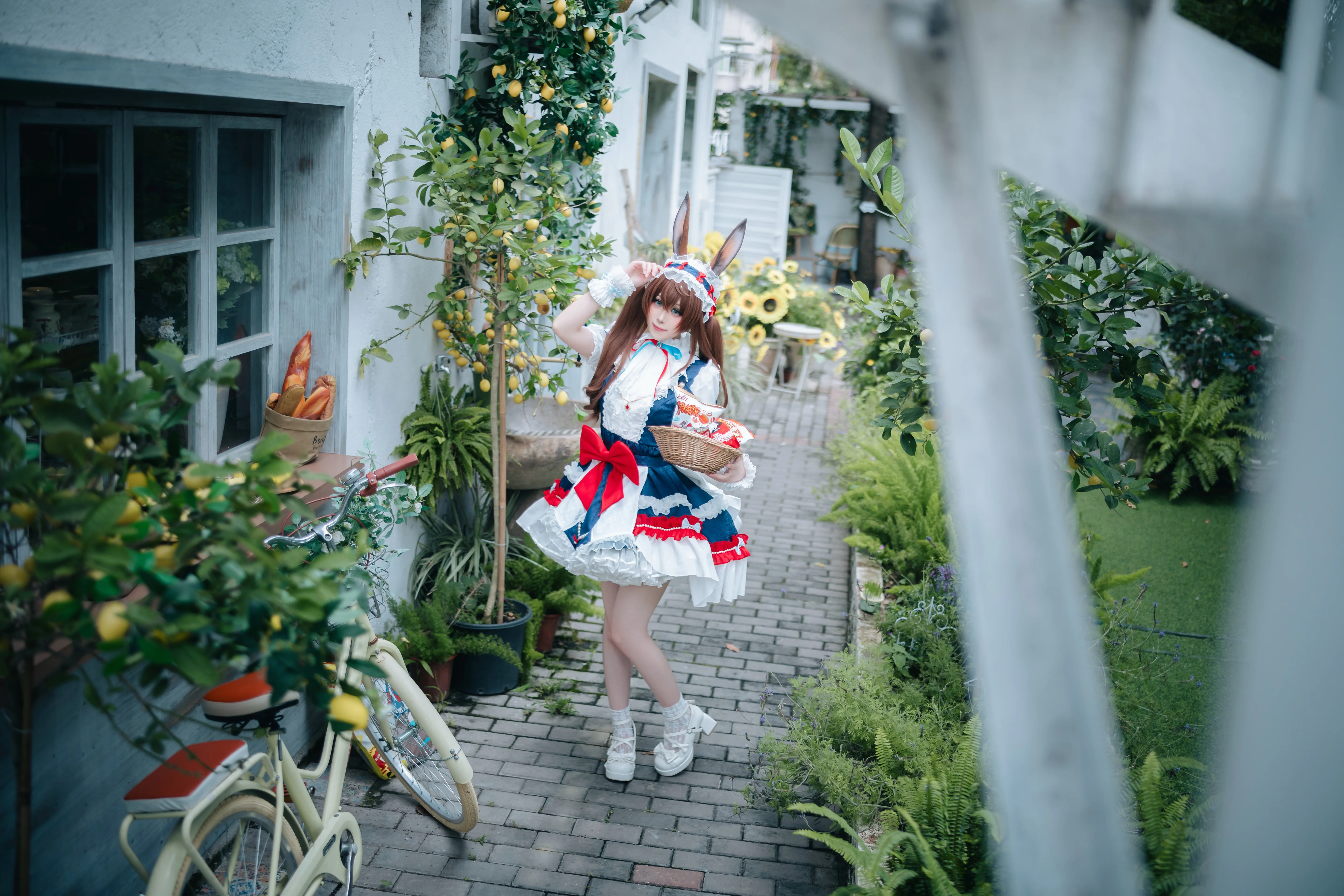 【阿米娅cos】明日方舟泡影苍霆，花园里的双马尾兔兔 - 第 10 张
