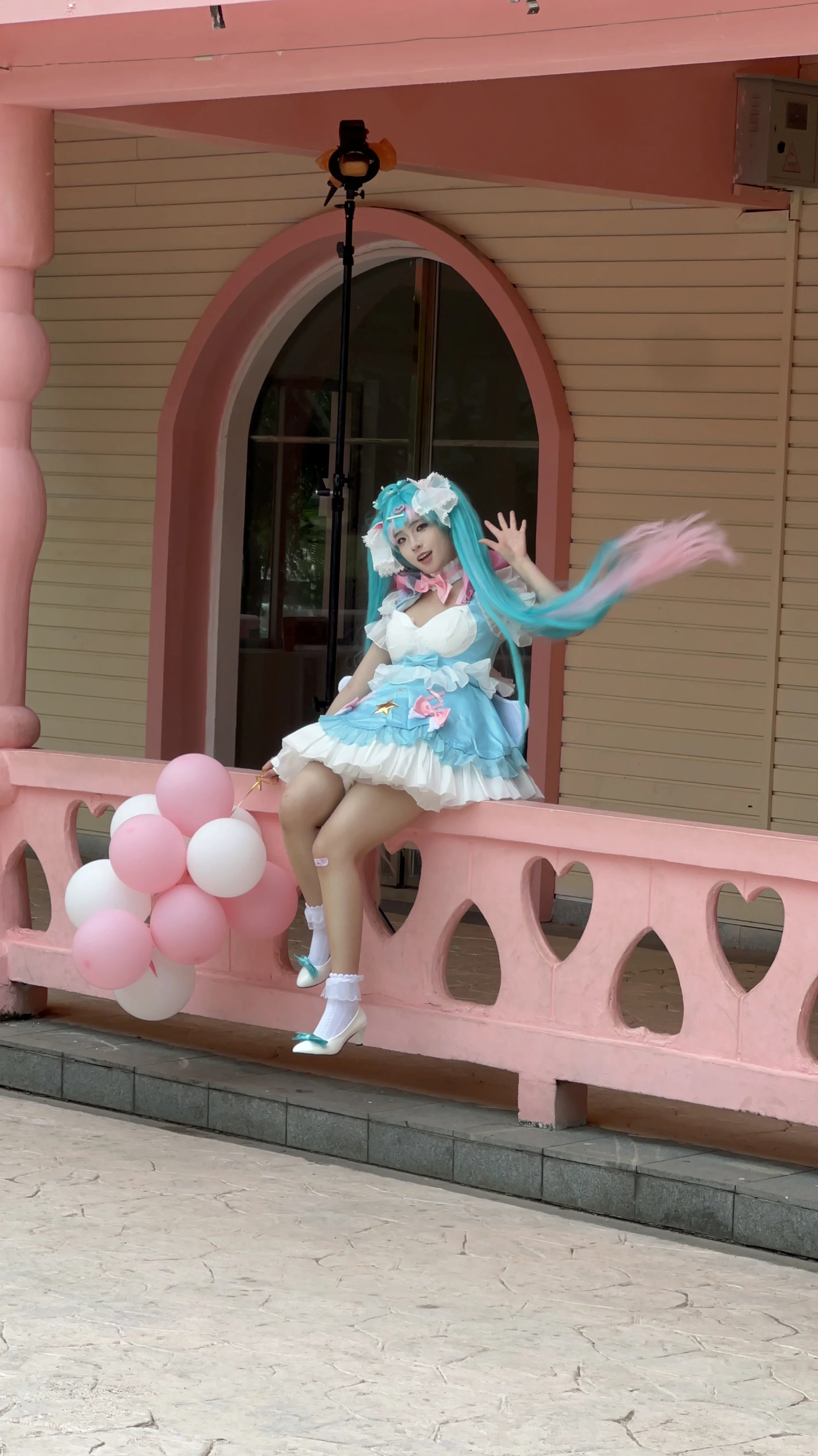 【初音未来cos】梦幻公主殿下，粉色系外景全记录