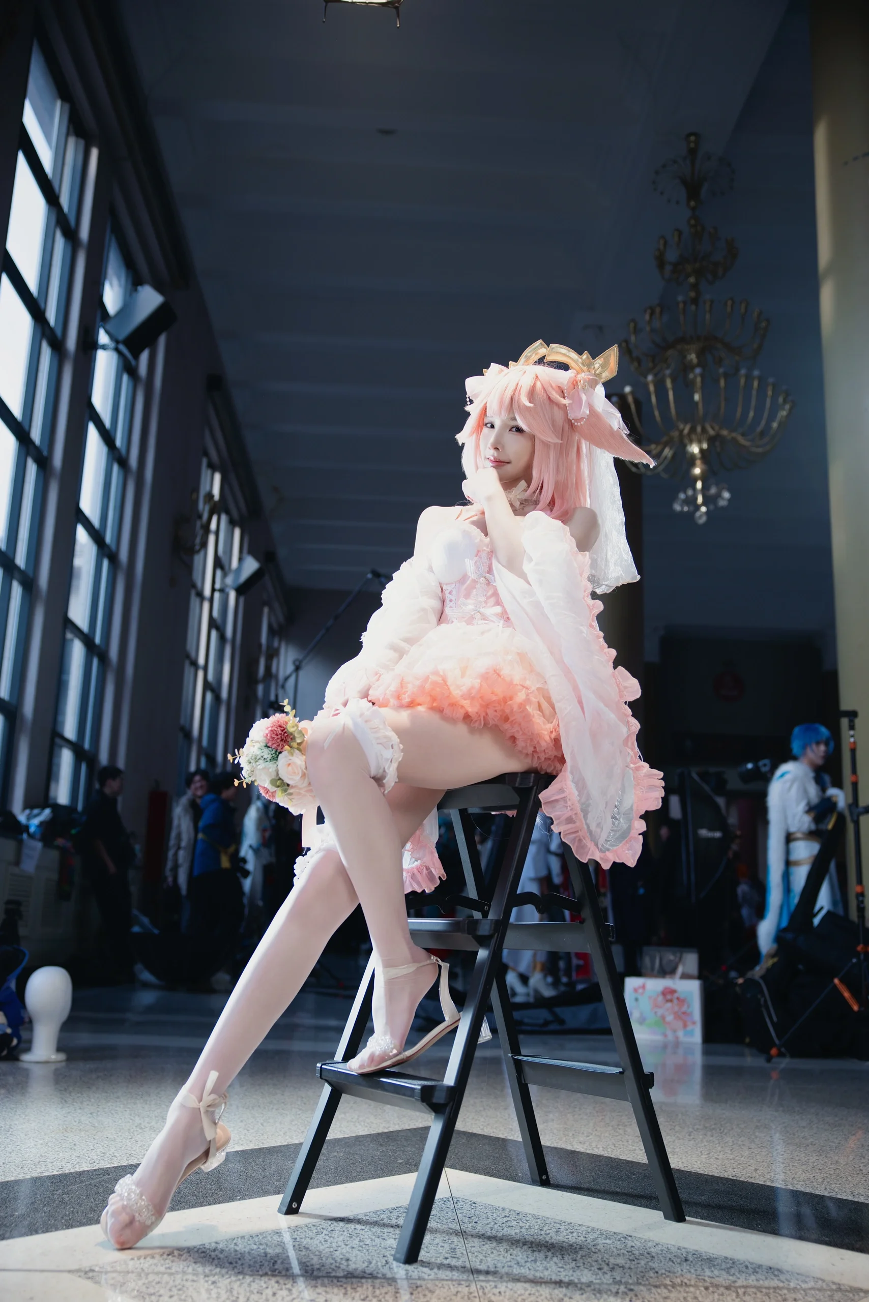 [Yae Miko Cosplay] Bridal Style Fox Immortal, Captured at Beijing IDO Anime Convention - Image 2