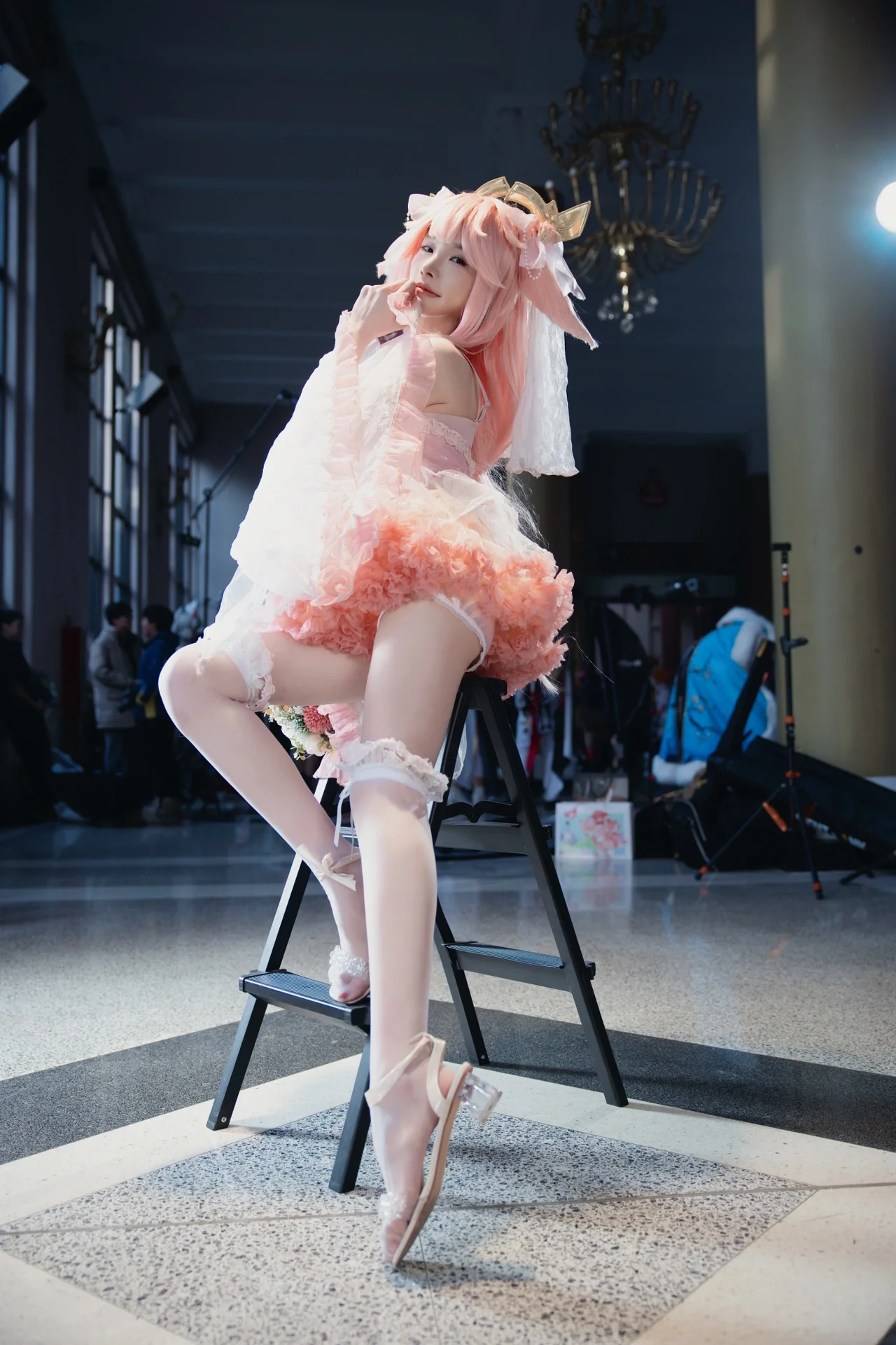 [Yae Miko Cosplay] Bridal Style Fox Immortal, Captured at Beijing IDO Anime Convention - Image 4