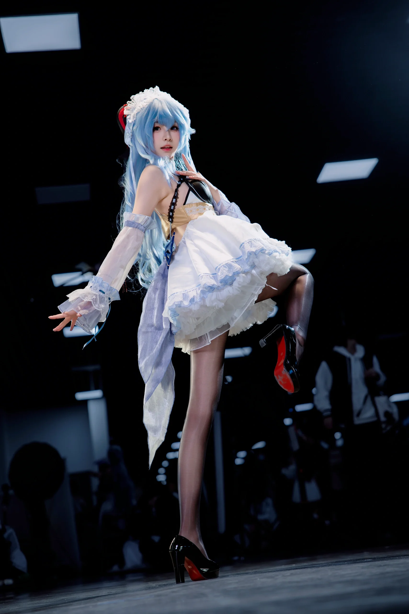 【甘雨cos】IJOY漫展场照分享，无道具站姿也能拍出大长腿 - 第 2 张