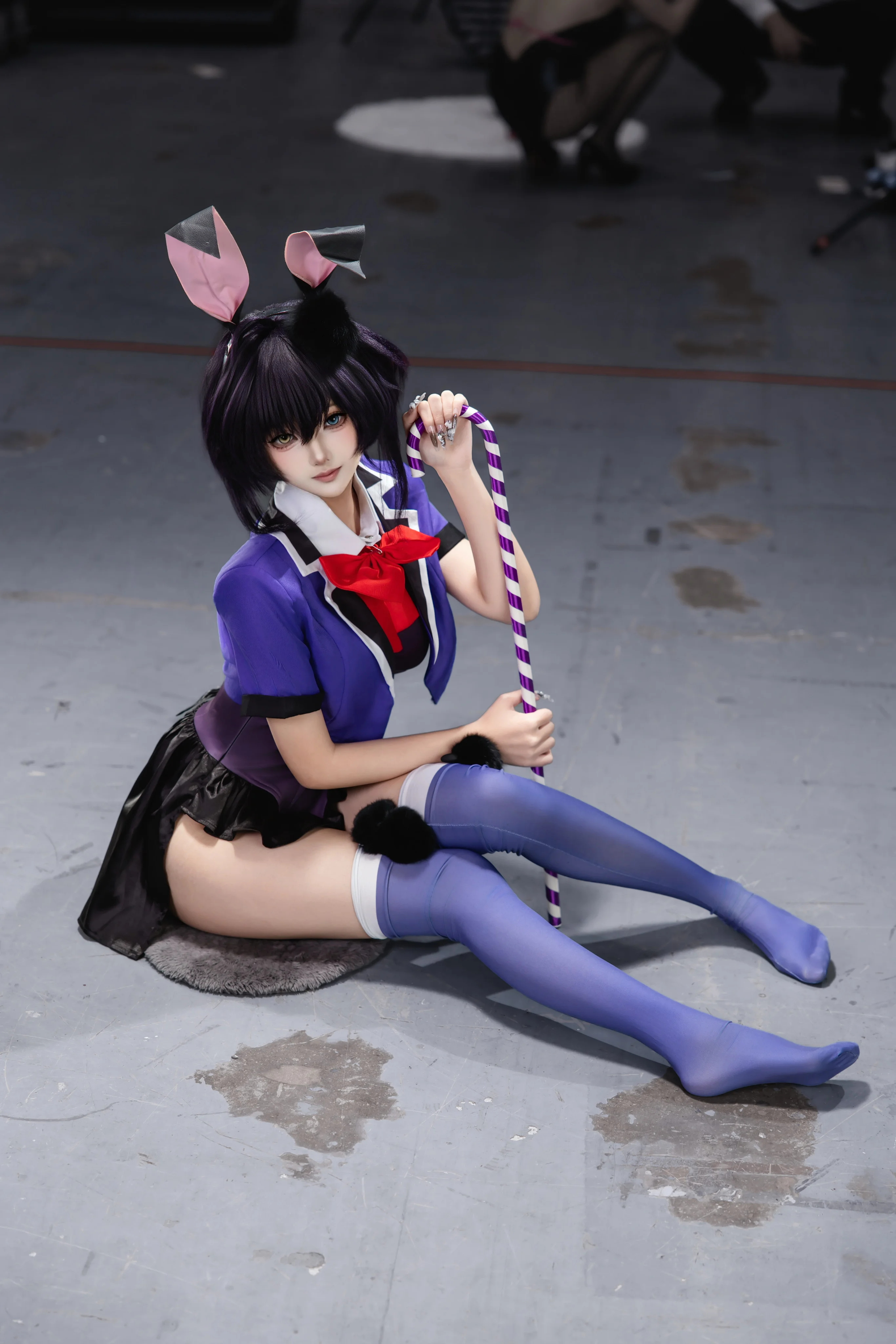 【Rikka Cosplay】Purple Bunny Girl Convention Photos - Image 3