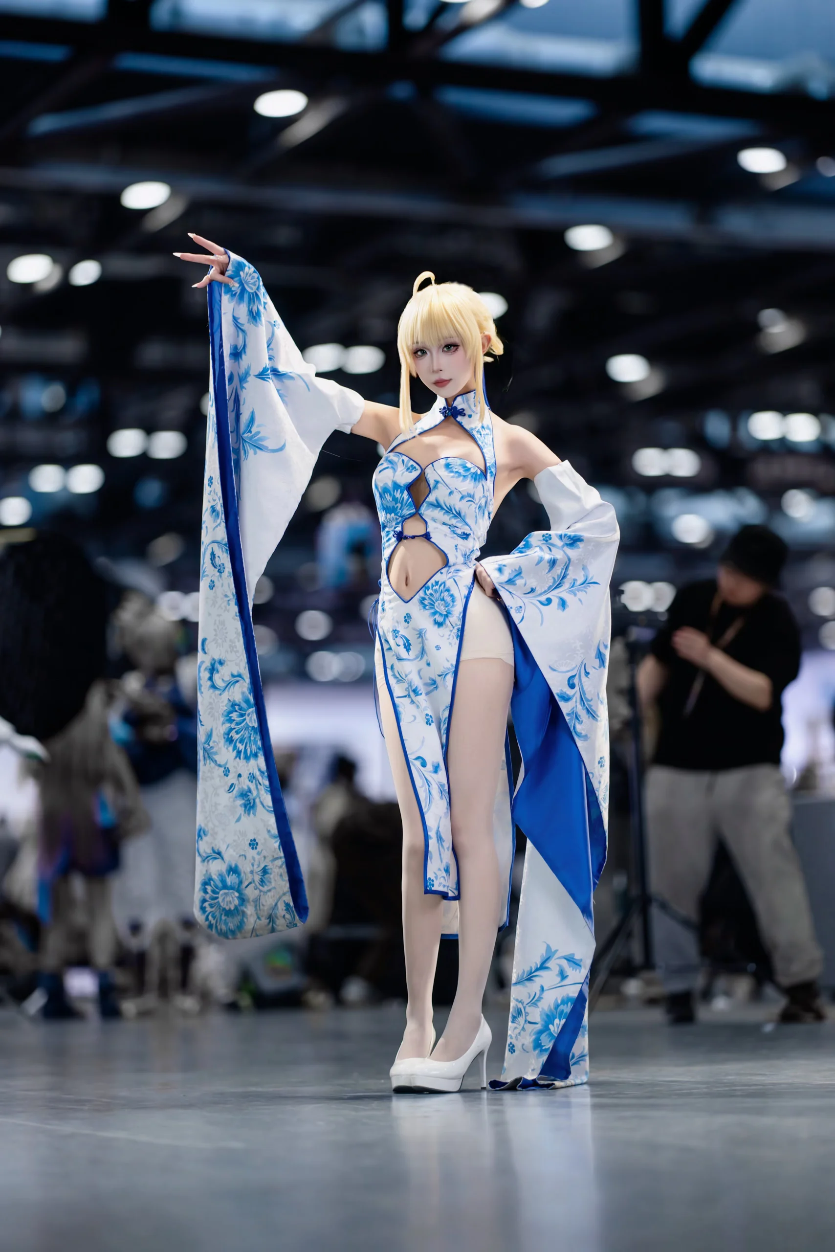 【Saber cos】Fate系列青花瓷改良风，漫展优雅场照分享