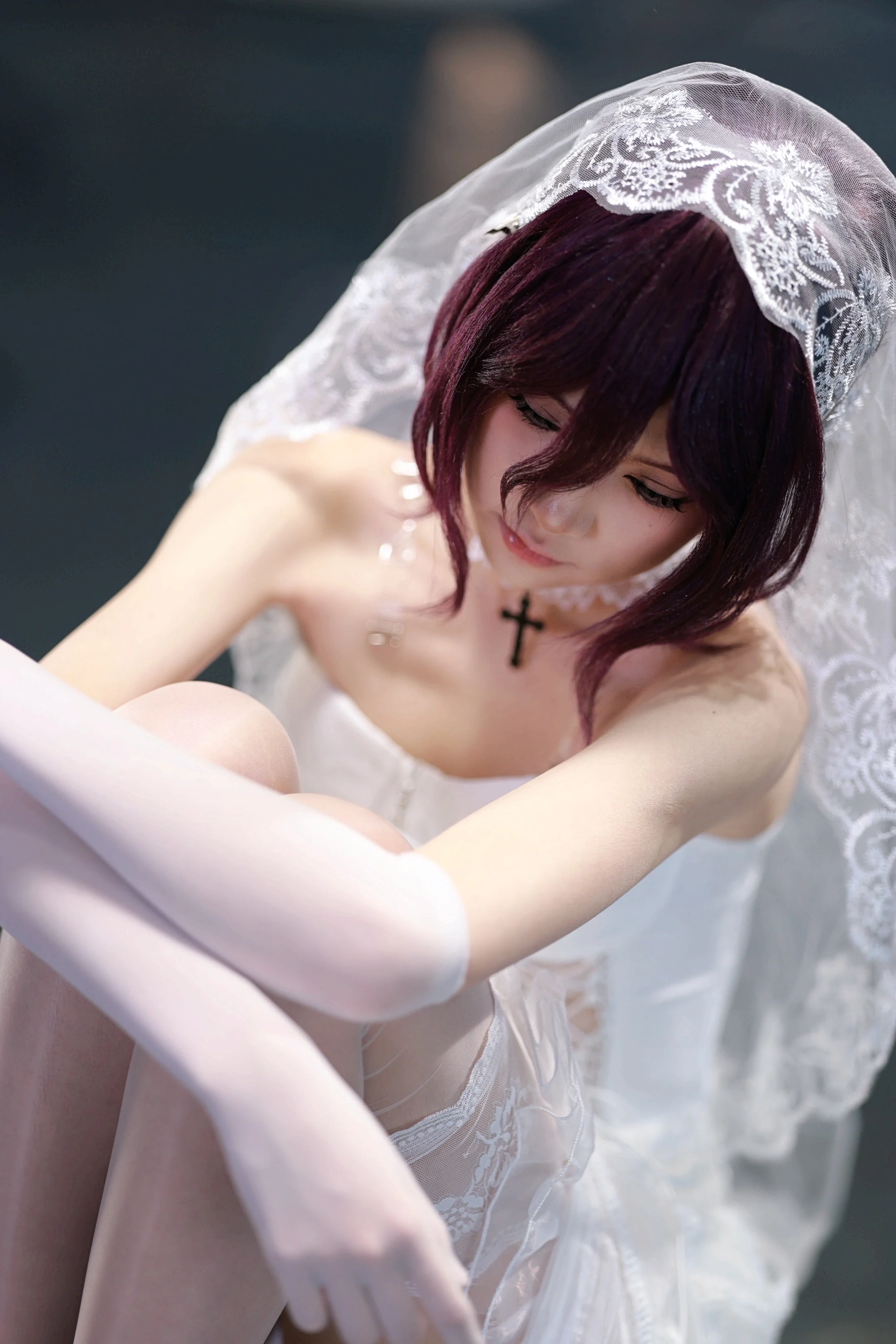 【雷塞cos】在电锯人漫展现场定格婚纱白丝的瞬间 - 第 3 张