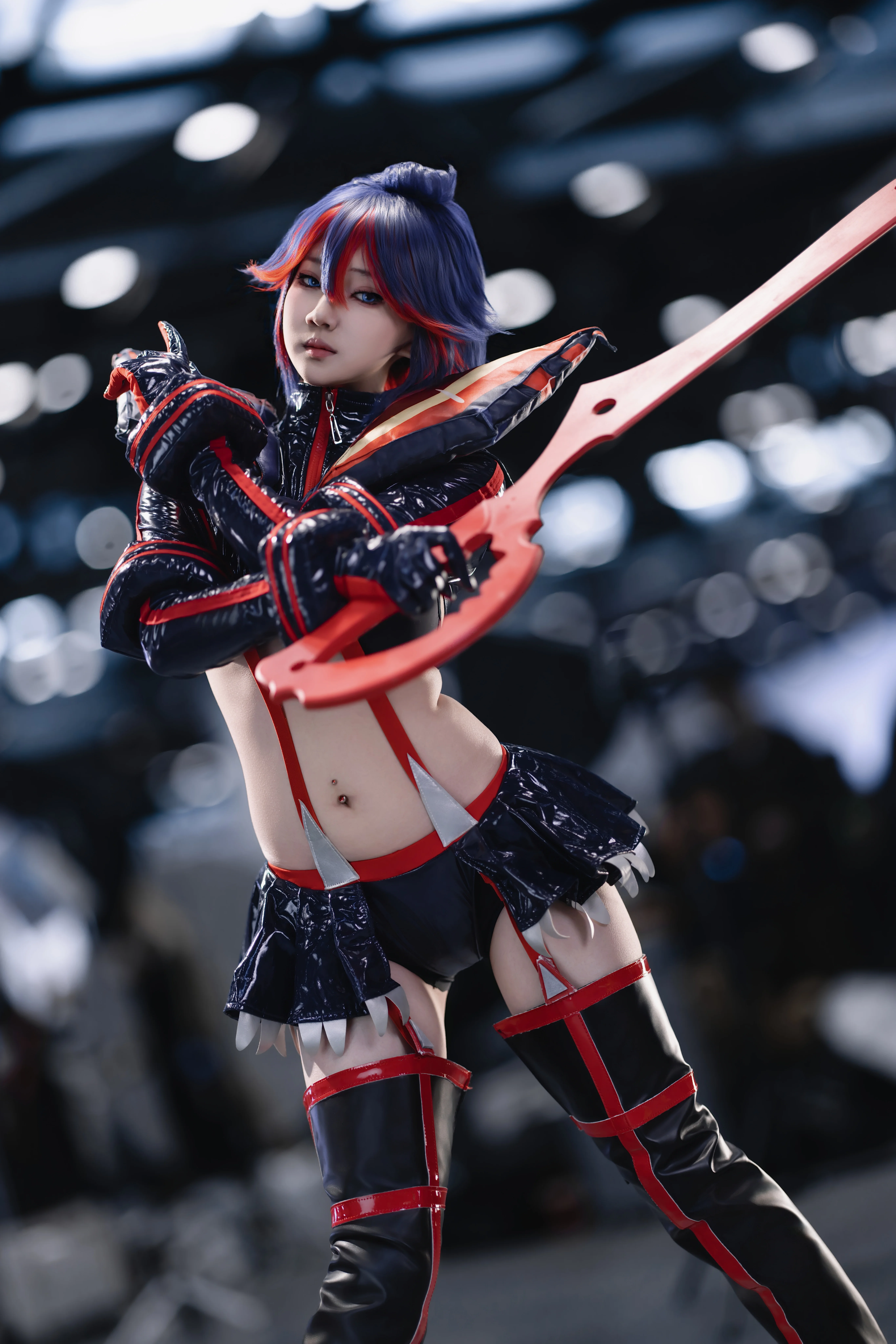 【缠流子cos】斩服少女的气场全开，漫展现场的红色之刃