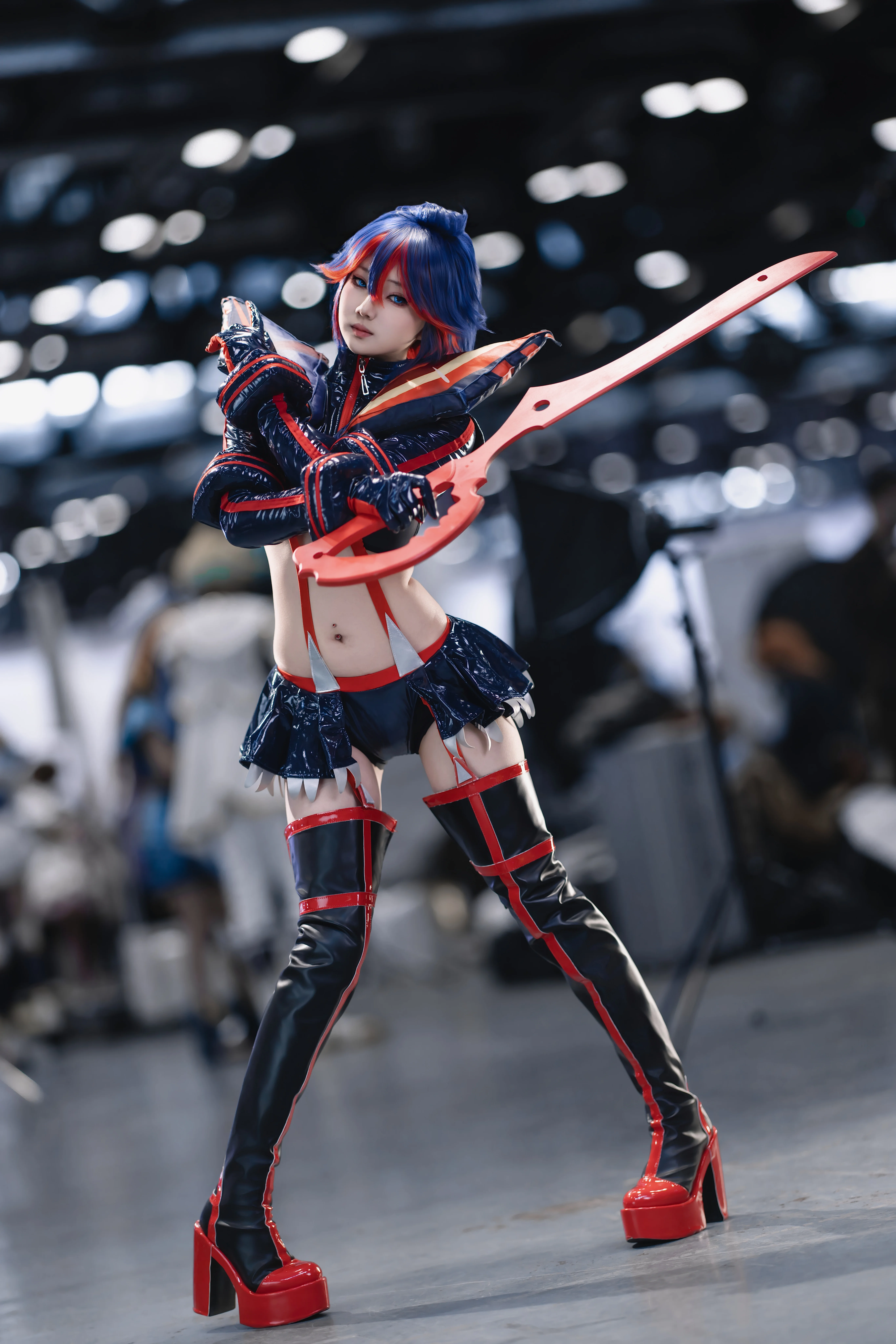 【缠流子cos】斩服少女的气场全开，漫展现场的红色之刃 - 第 4 张