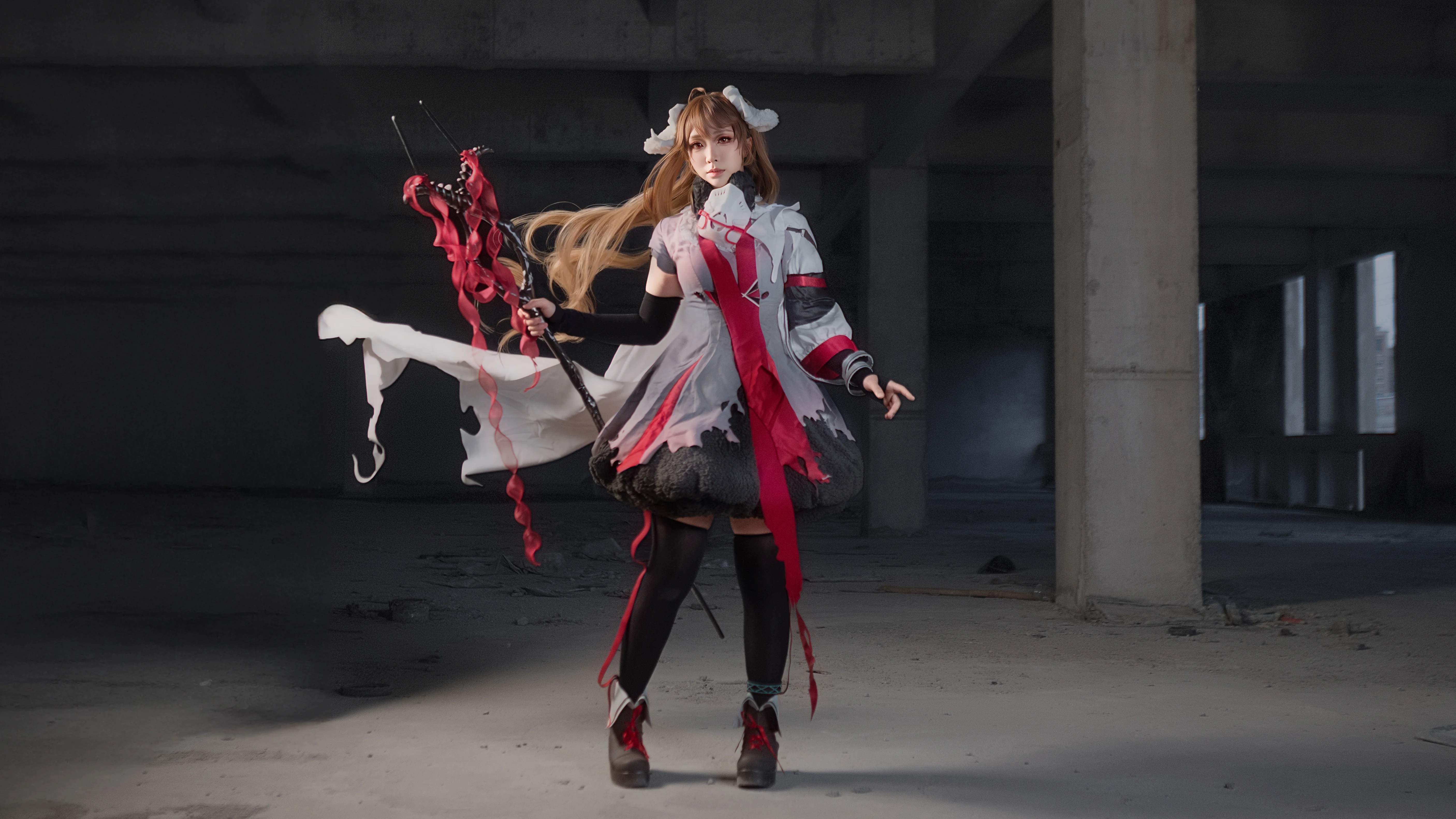 [Arknights Cosplay] 2025 Shooting Fragments: Intertwining Wasteland and Fresh Flowers - Image 7