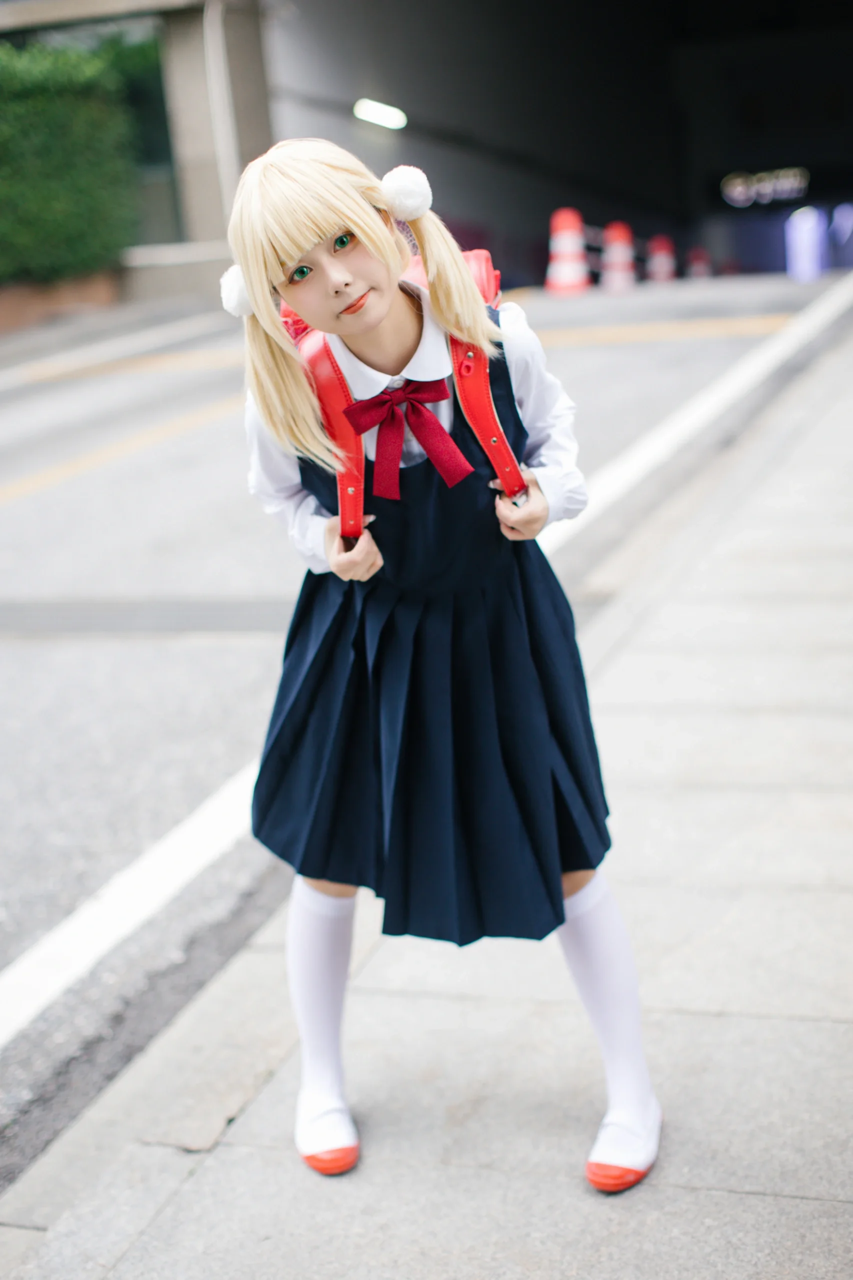 【時雨羽衣コスプレ】イベント会場で完全再現する定番の制服スタイル - 4 枚目