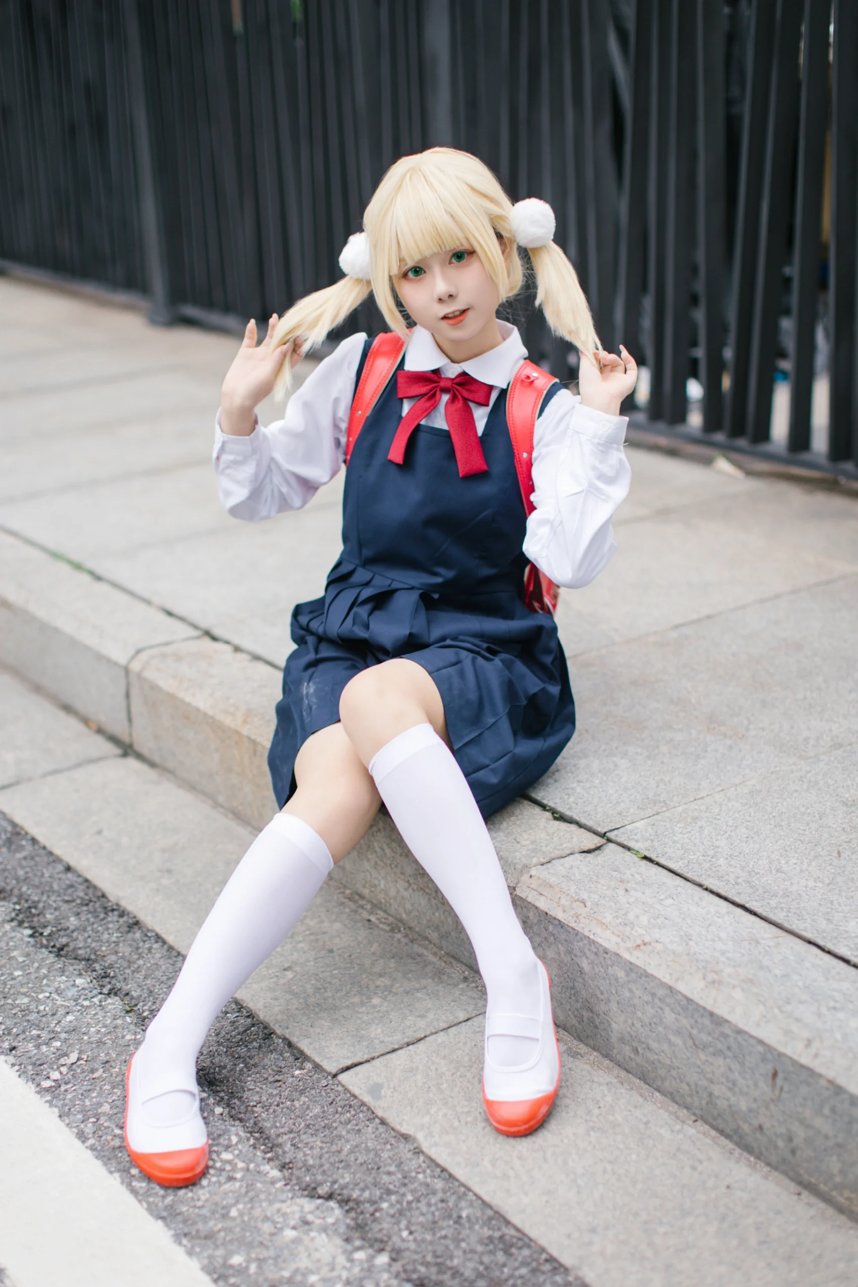 【時雨羽衣コスプレ】イベント会場で完全再現する定番の制服スタイル - 7 枚目