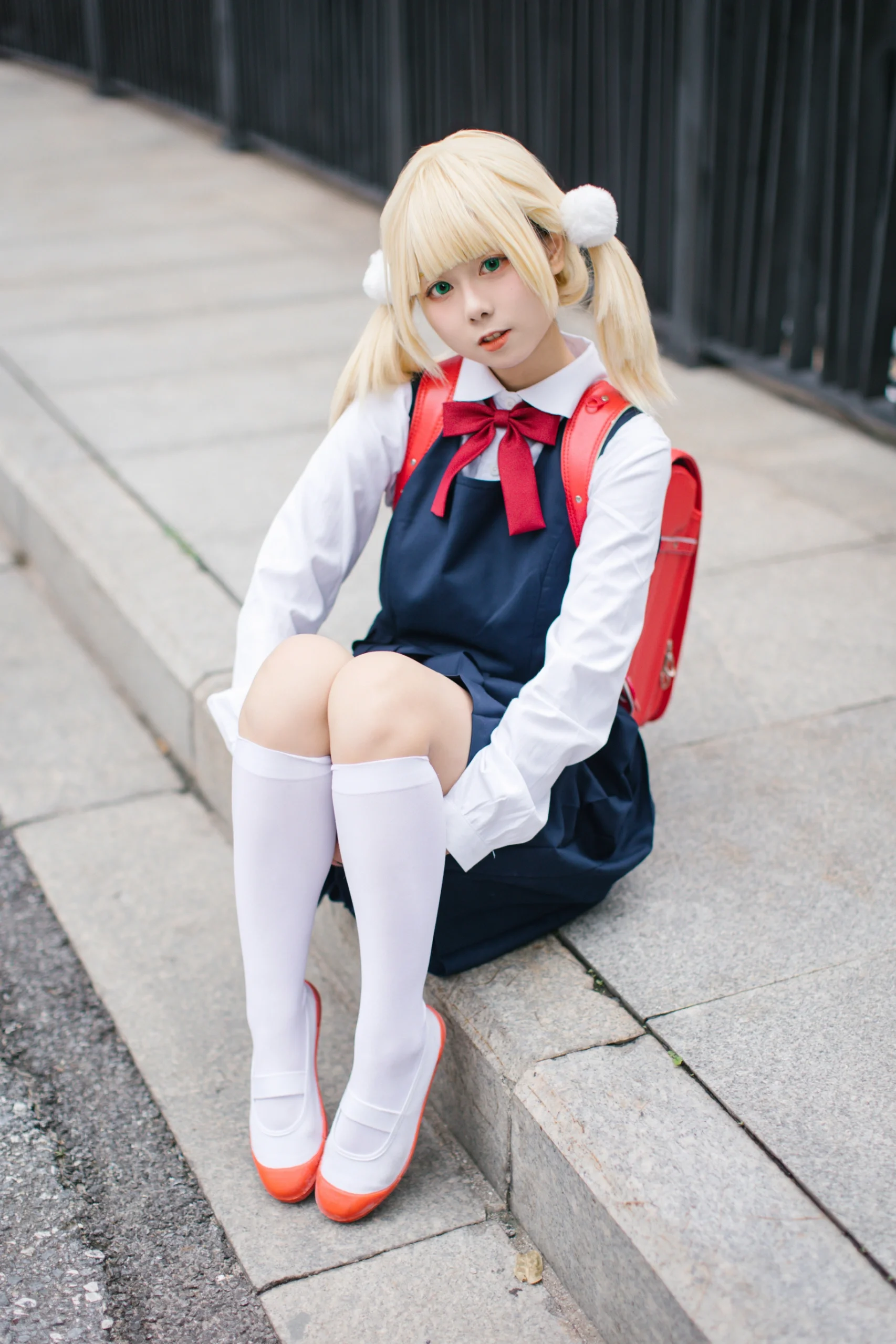 【時雨羽衣コスプレ】イベント会場で完全再現する定番の制服スタイル - 8 枚目