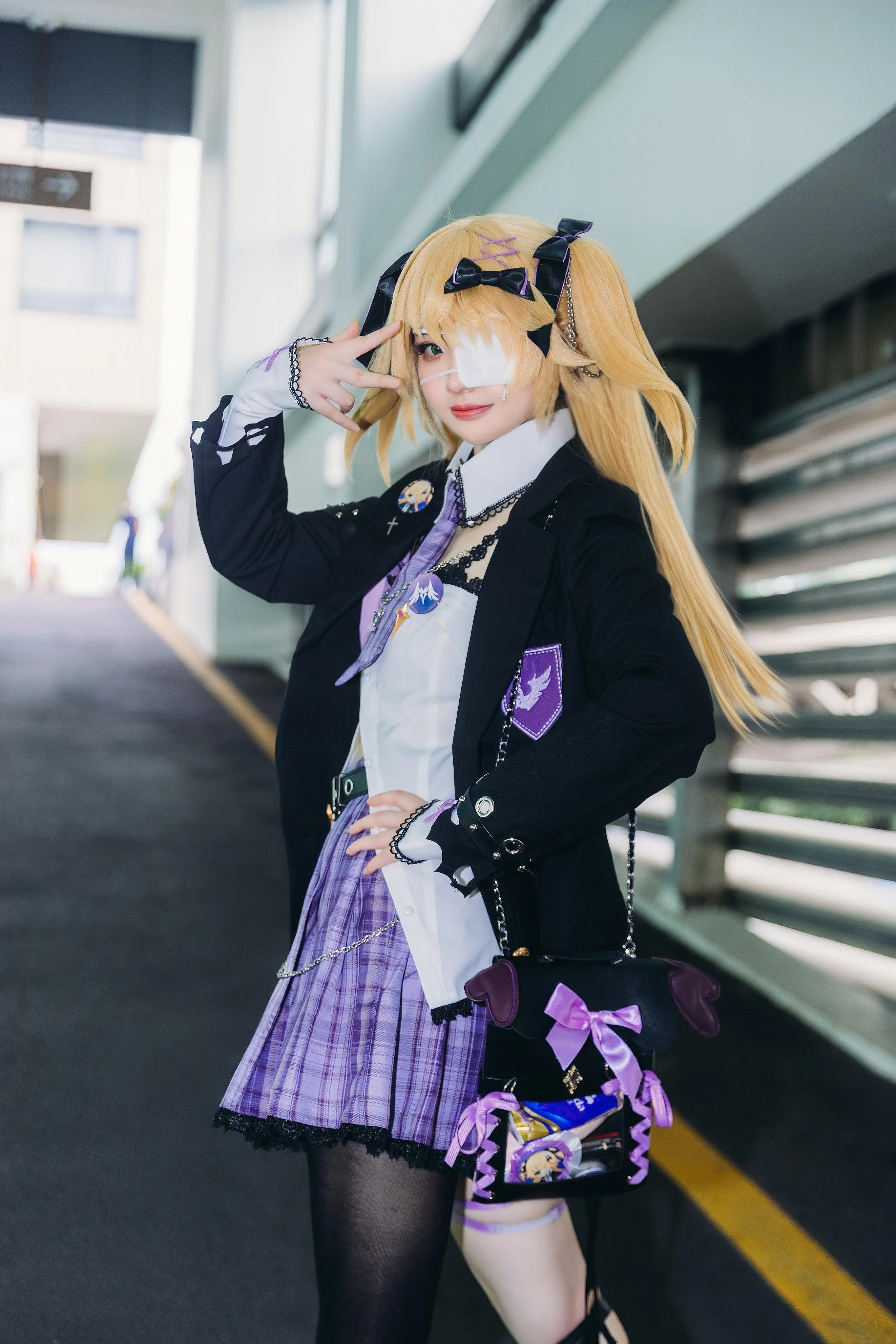 【菲谢尔cos】原神里的断罪皇女，黑夜里的紫光格纹 - 第 9 张