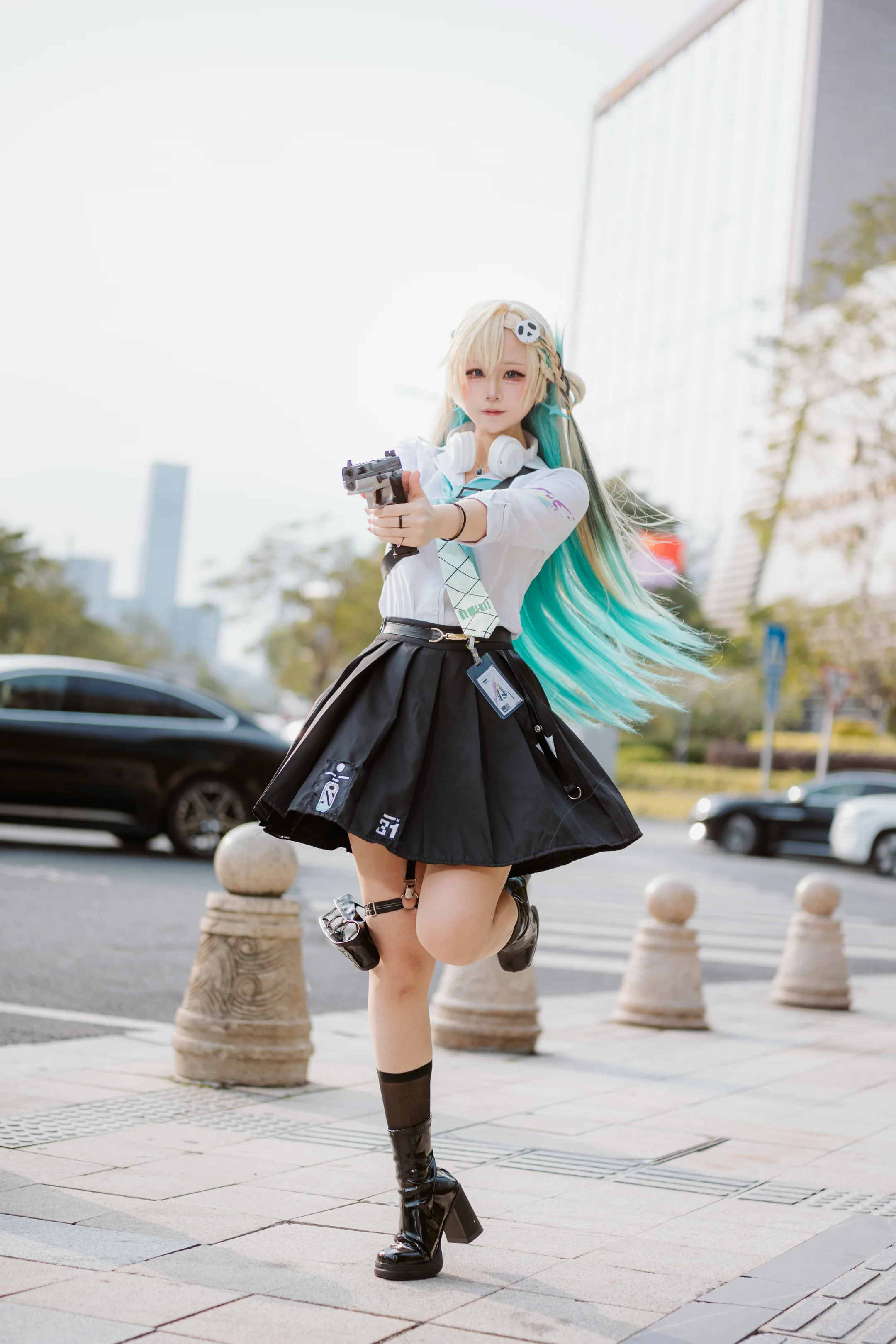 【琳奈cos】街角的战术少女，道具枪举起的一刻 - 第 3 张