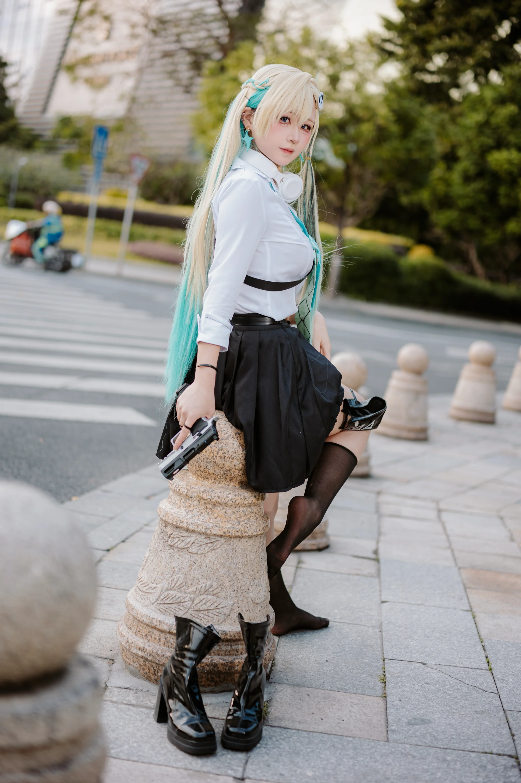 【琳奈cos】街角的战术少女，道具枪举起的一刻 - 第 4 张