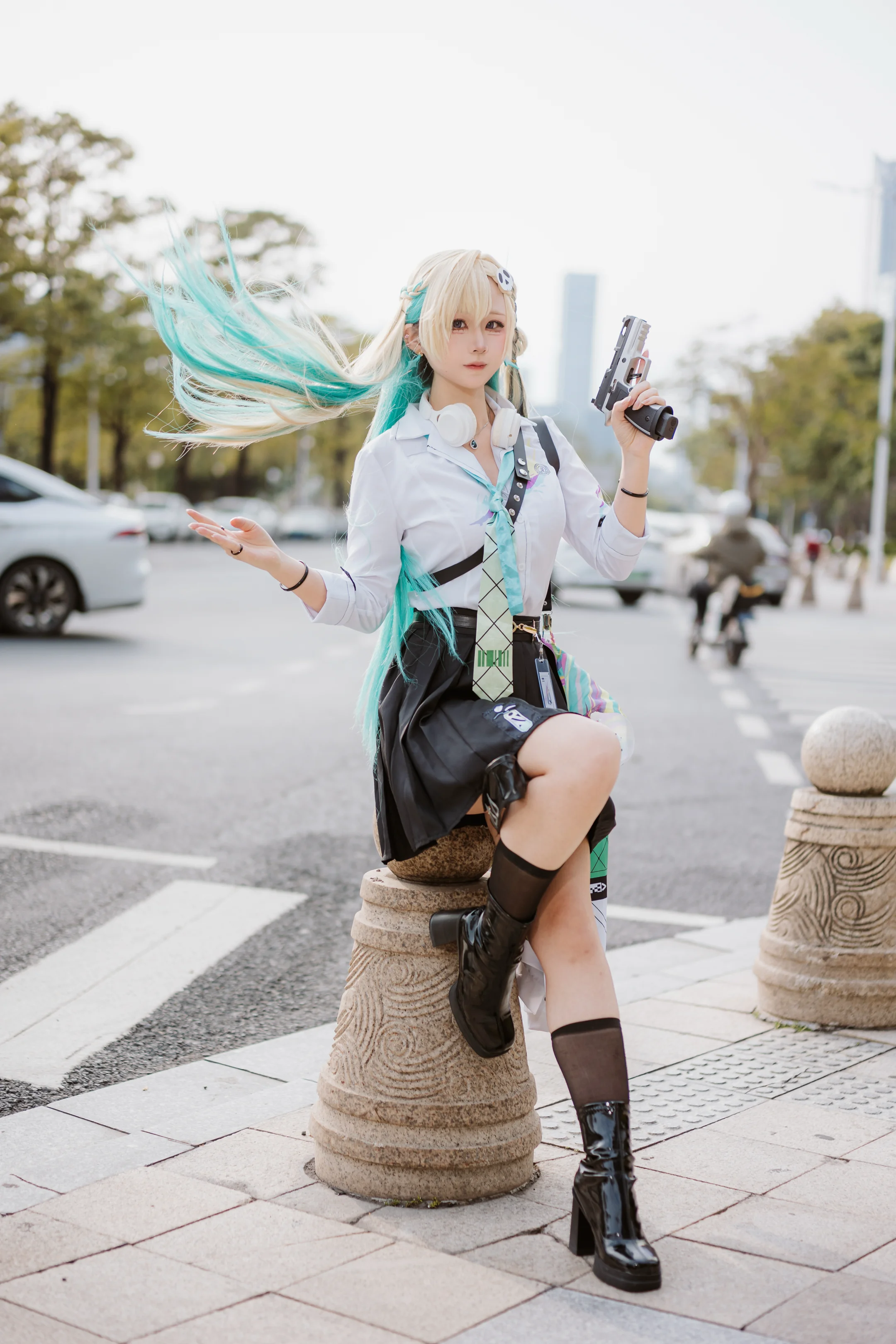 【琳奈cos】街角的战术少女，道具枪举起的一刻 - 第 7 张