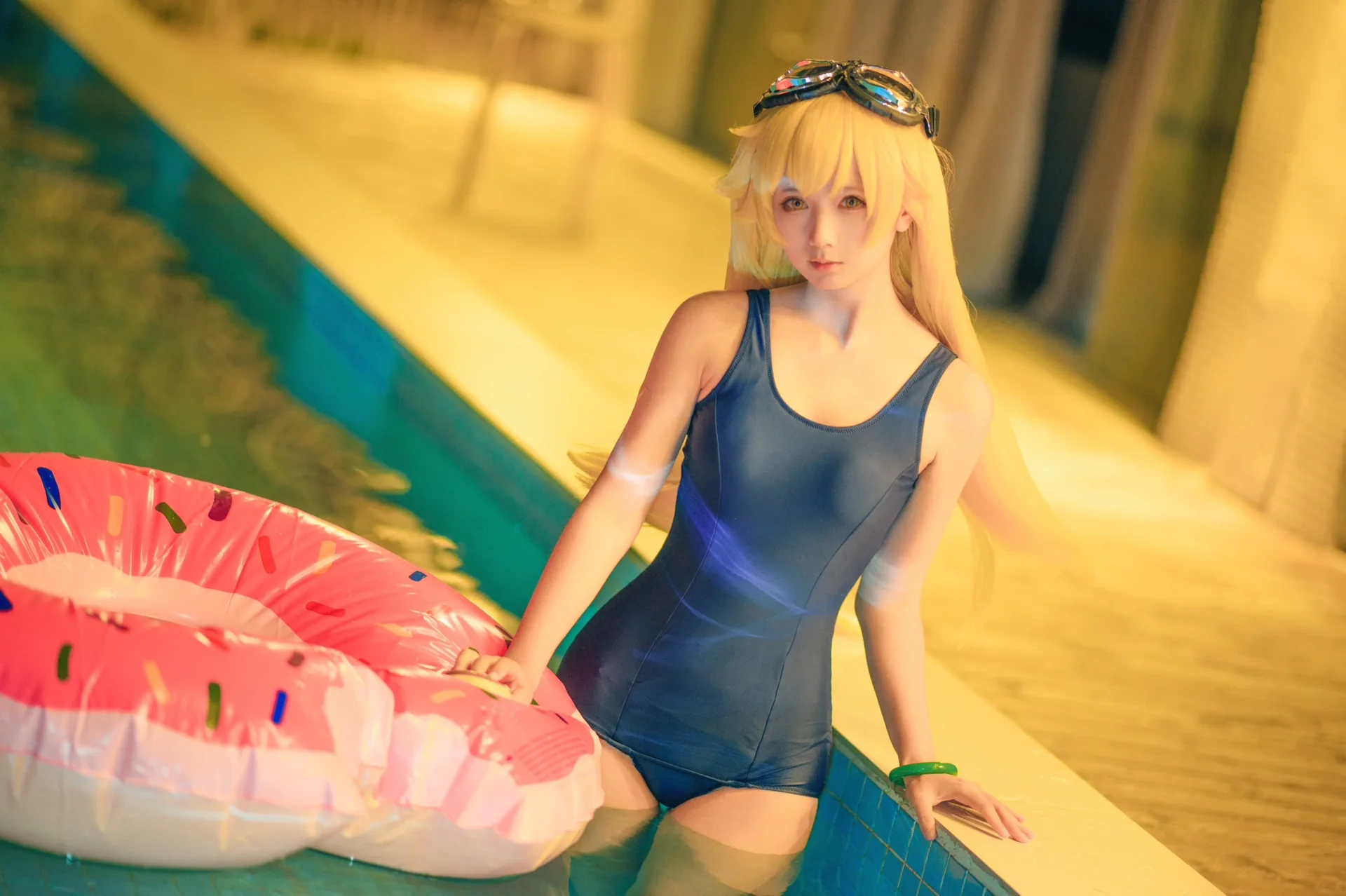 【忍野忍cos】夜间室内泳池的松弛感随拍 - 第 7 张