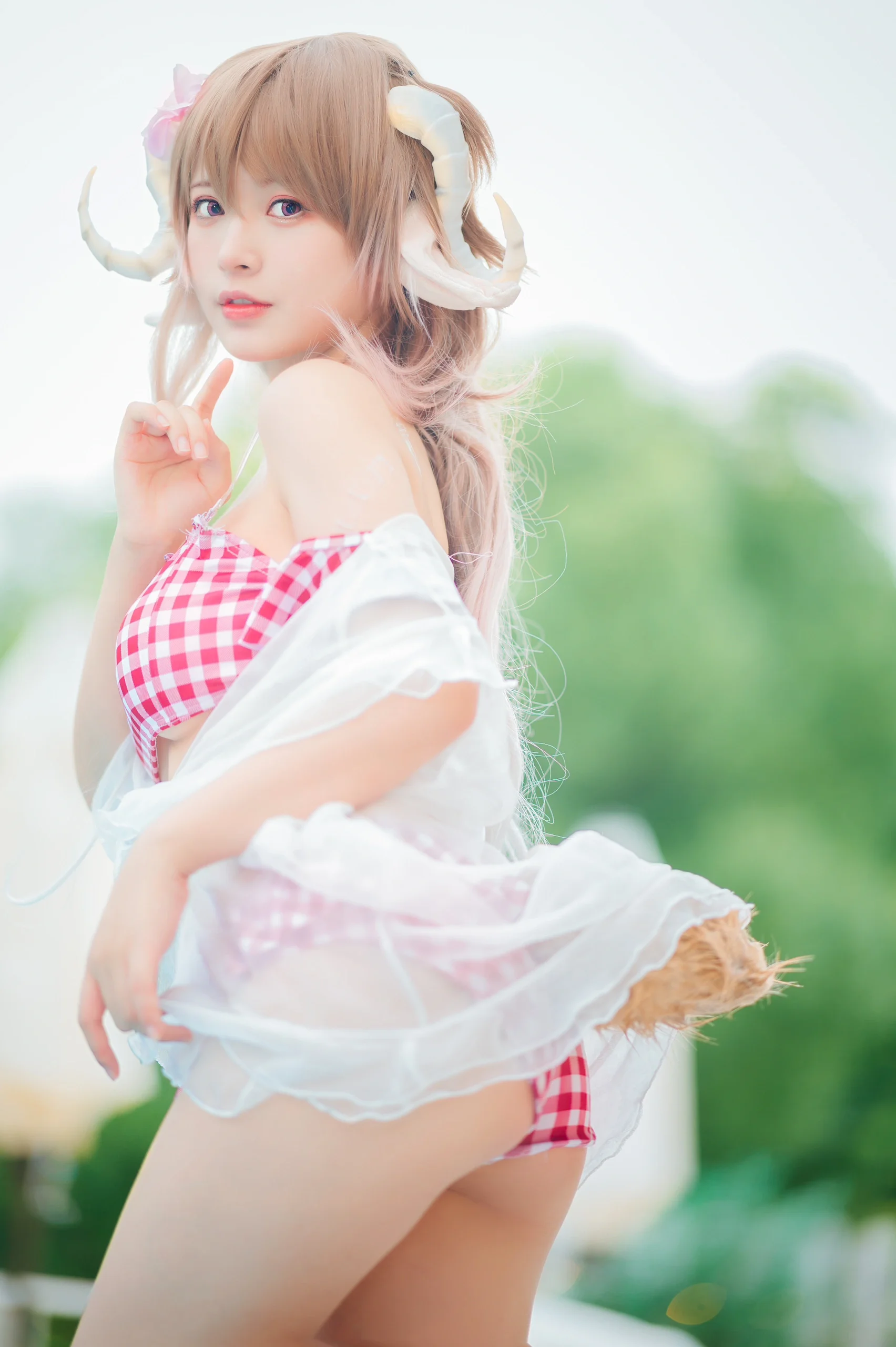 【小羊cos】明日方舟，带你找回那年夏天的泳池记忆 - 第 11 张