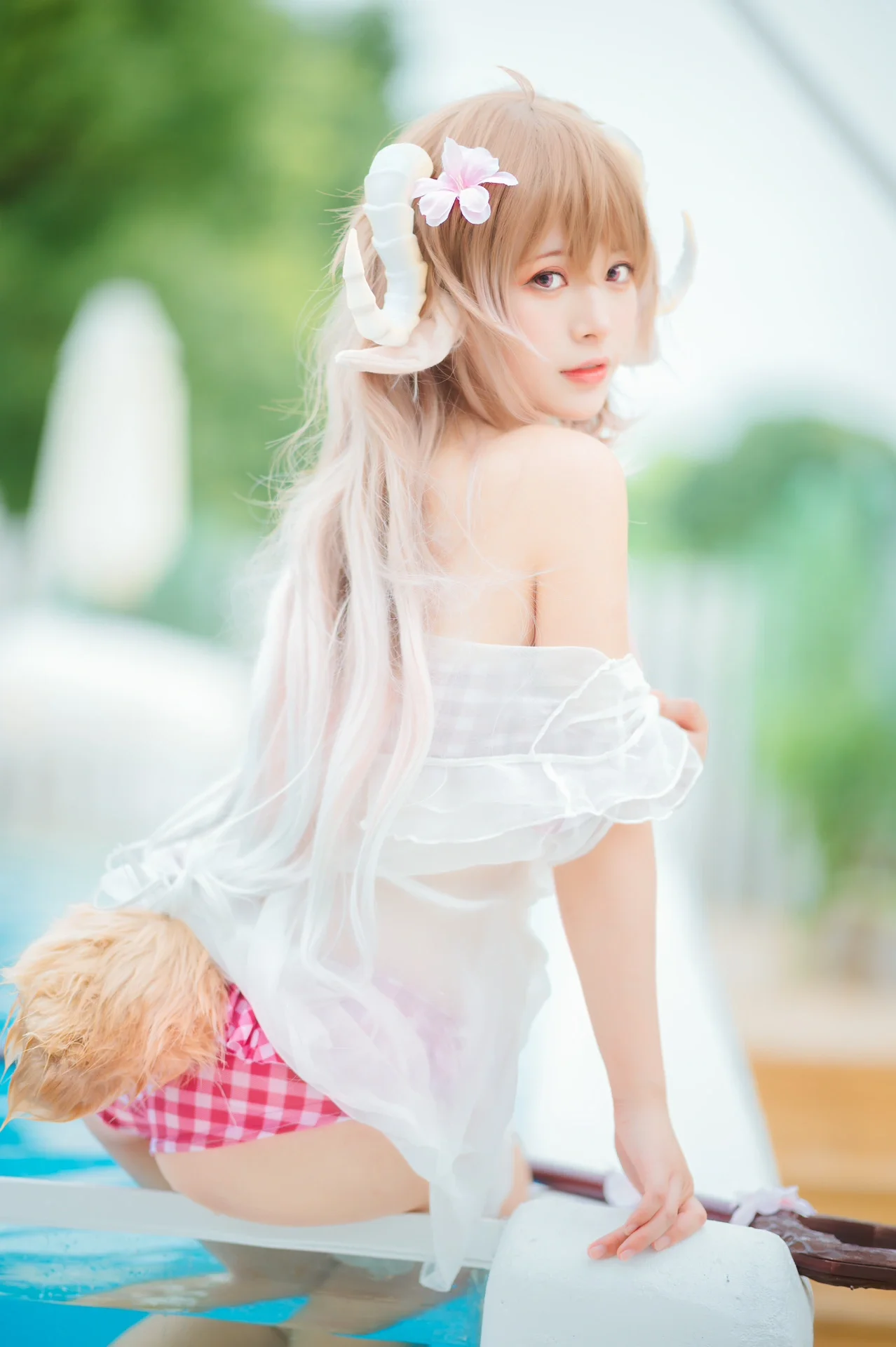 【小羊cos】明日方舟，带你找回那年夏天的泳池记忆 - 第 7 张