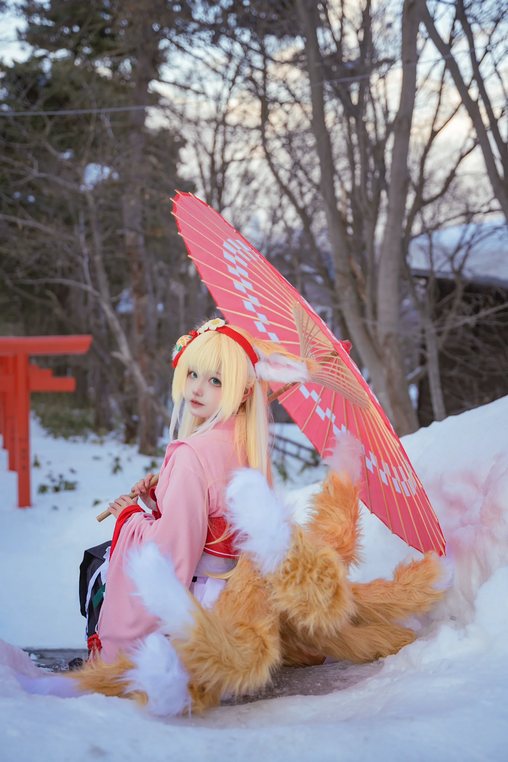 【铃兰cos】北海道雪地里的狐耳少女，明日方舟雪霁预告 - 第 3 张