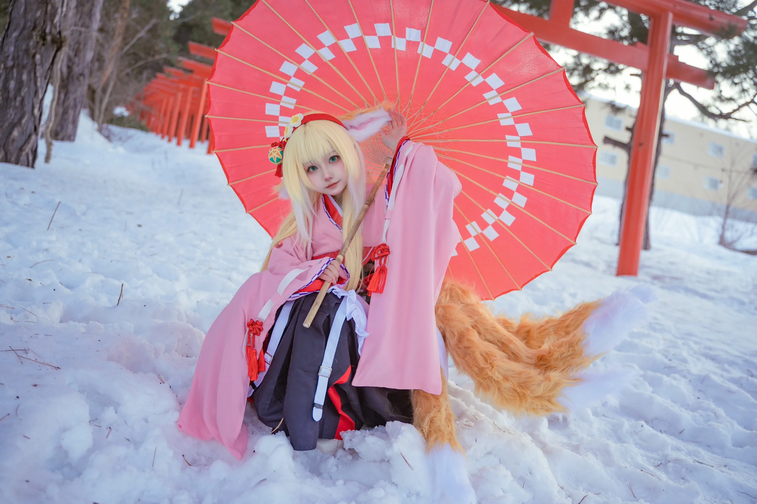 【铃兰cos】北海道雪地里的狐耳少女，明日方舟雪霁预告 - 第 4 张