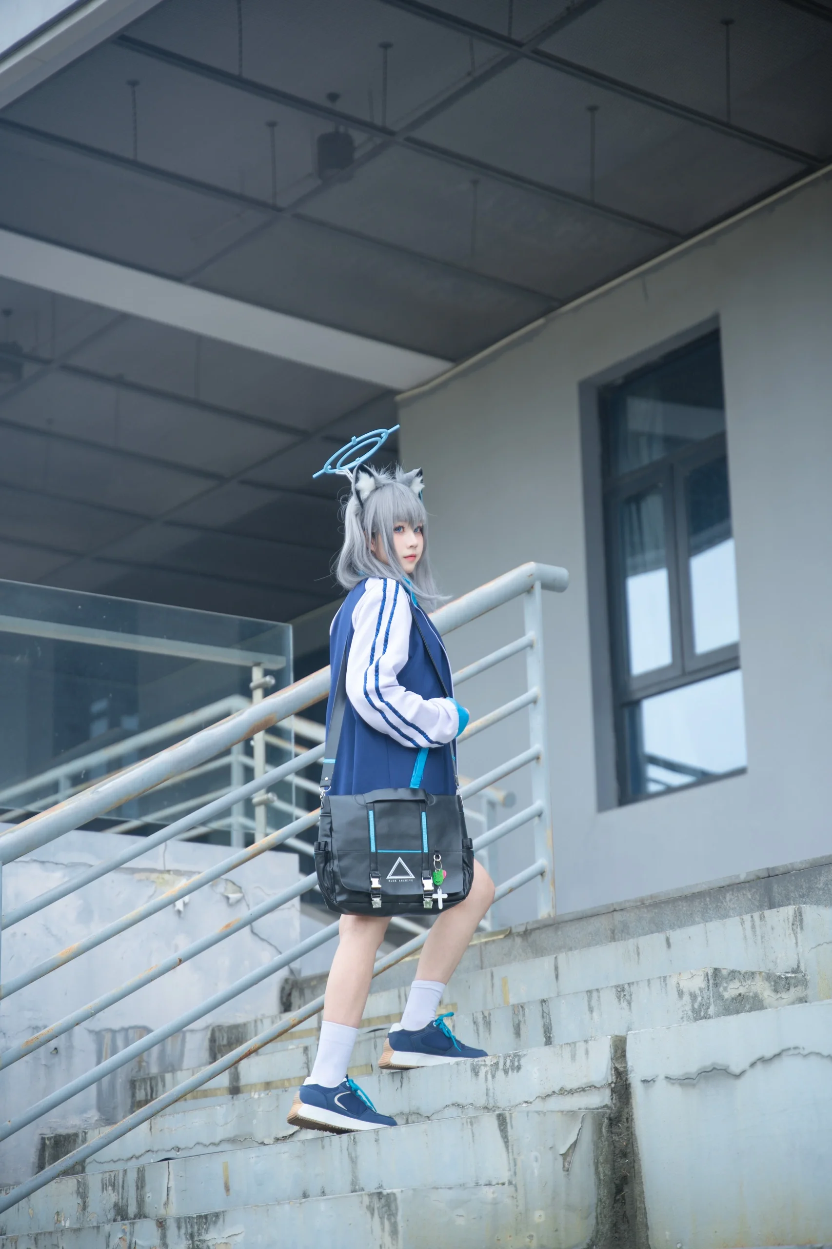 【砂狼白子cos】蔚蓝档案里的蓝白运动风日常 - 第 8 张