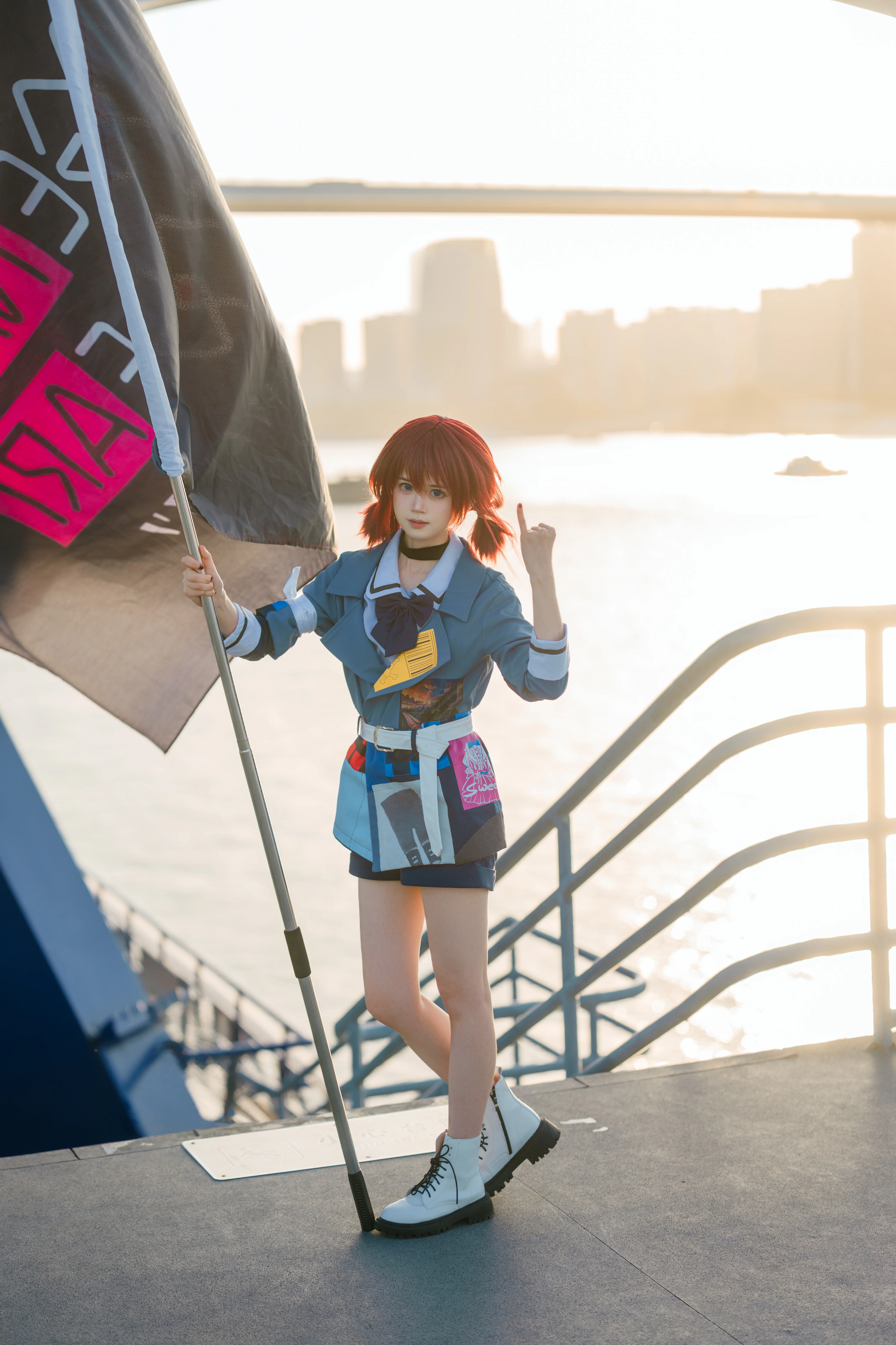 【井芹仁菜cos】江风与逆光，少女乐队的户外定格