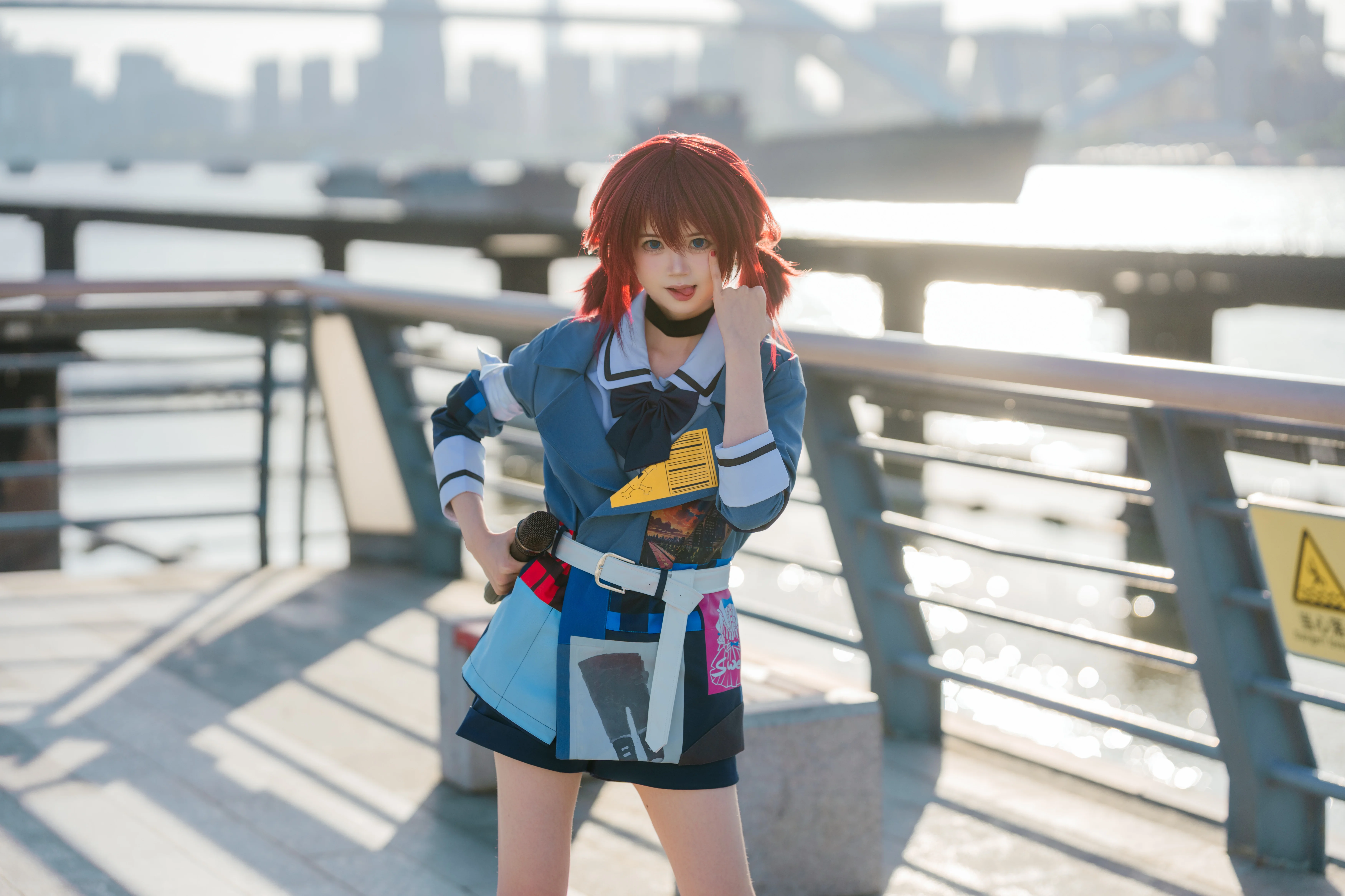 【井芹仁菜cos】江风与逆光，少女乐队的户外定格 - 第 9 张