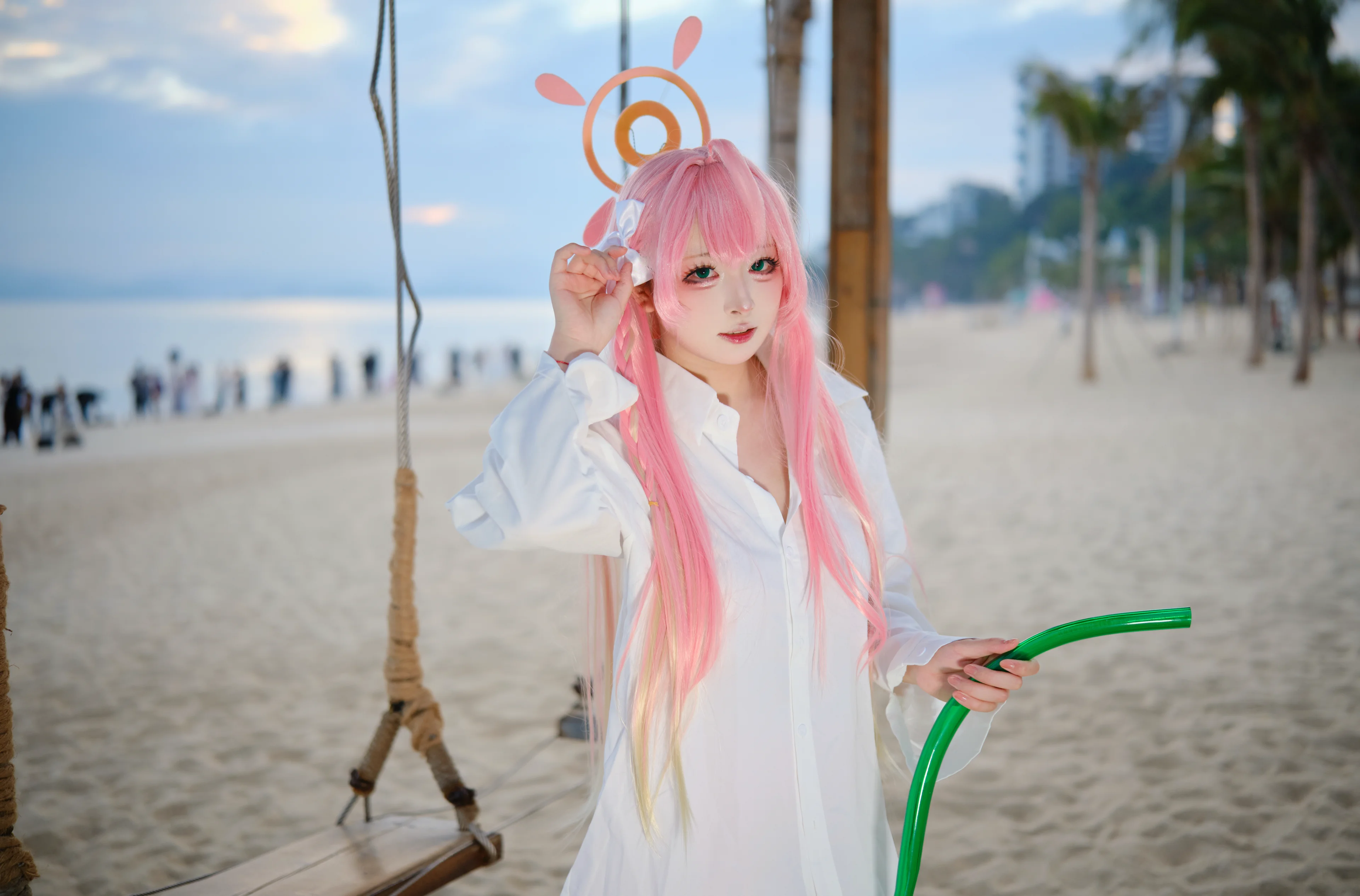 【浦和花子cos】海风吹拂的白色衬衫与慵懒黄昏 - 第 4 张