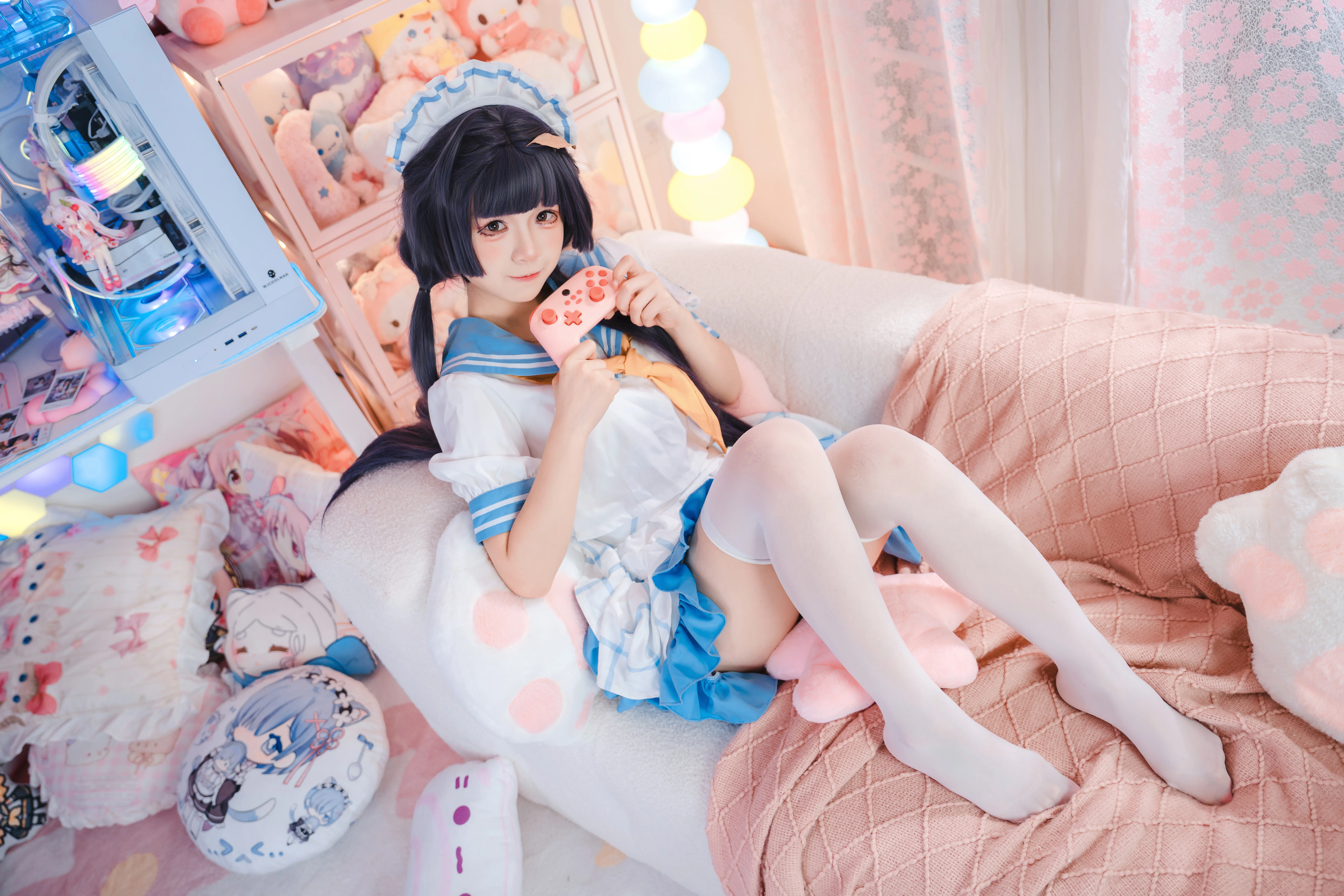 蔚蓝档案霞泽美游cos，沉浸在电竞房的二次元少女 - 第 3 张