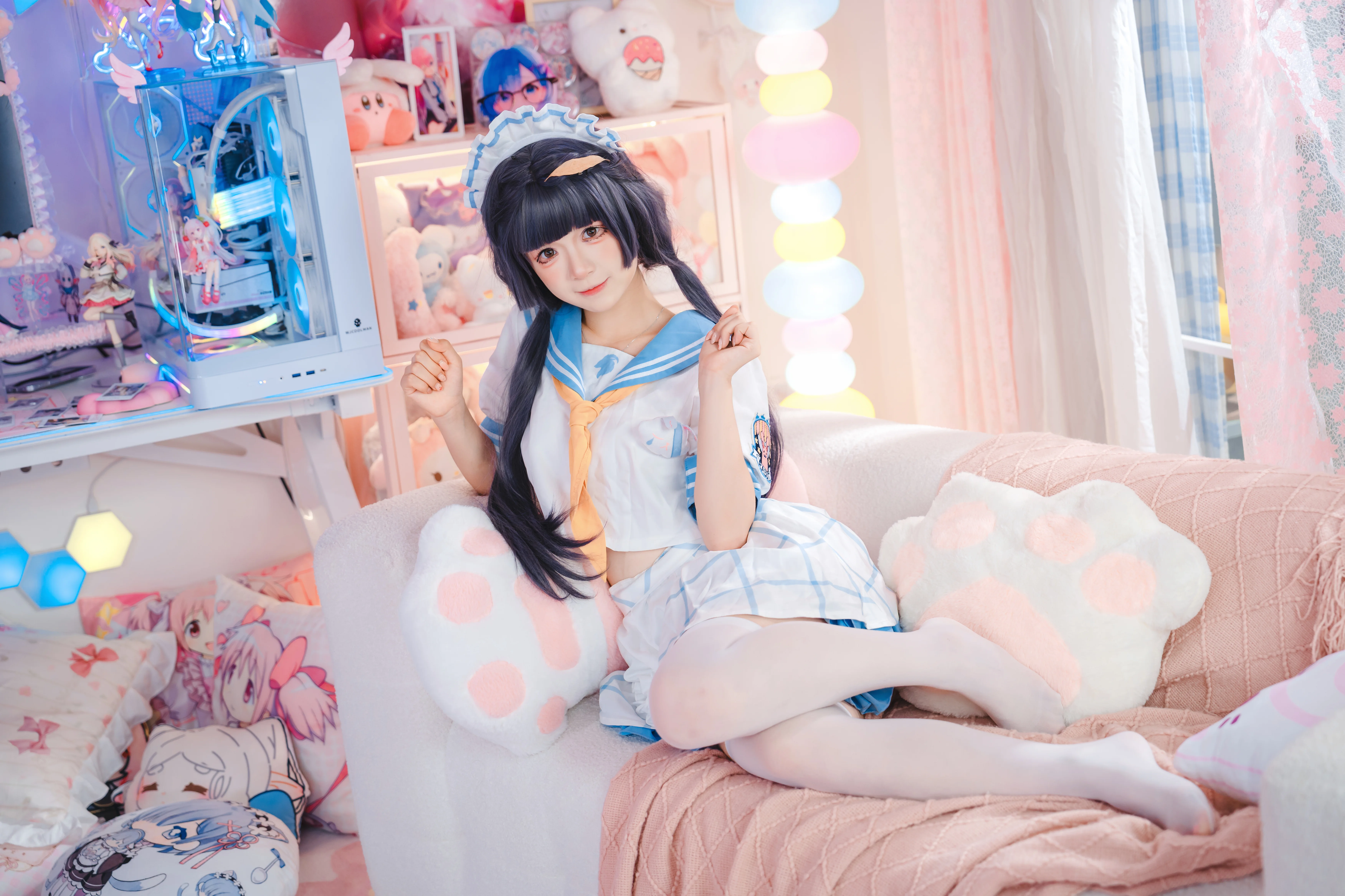 蔚蓝档案霞泽美游cos，沉浸在电竞房的二次元少女 - 第 5 张