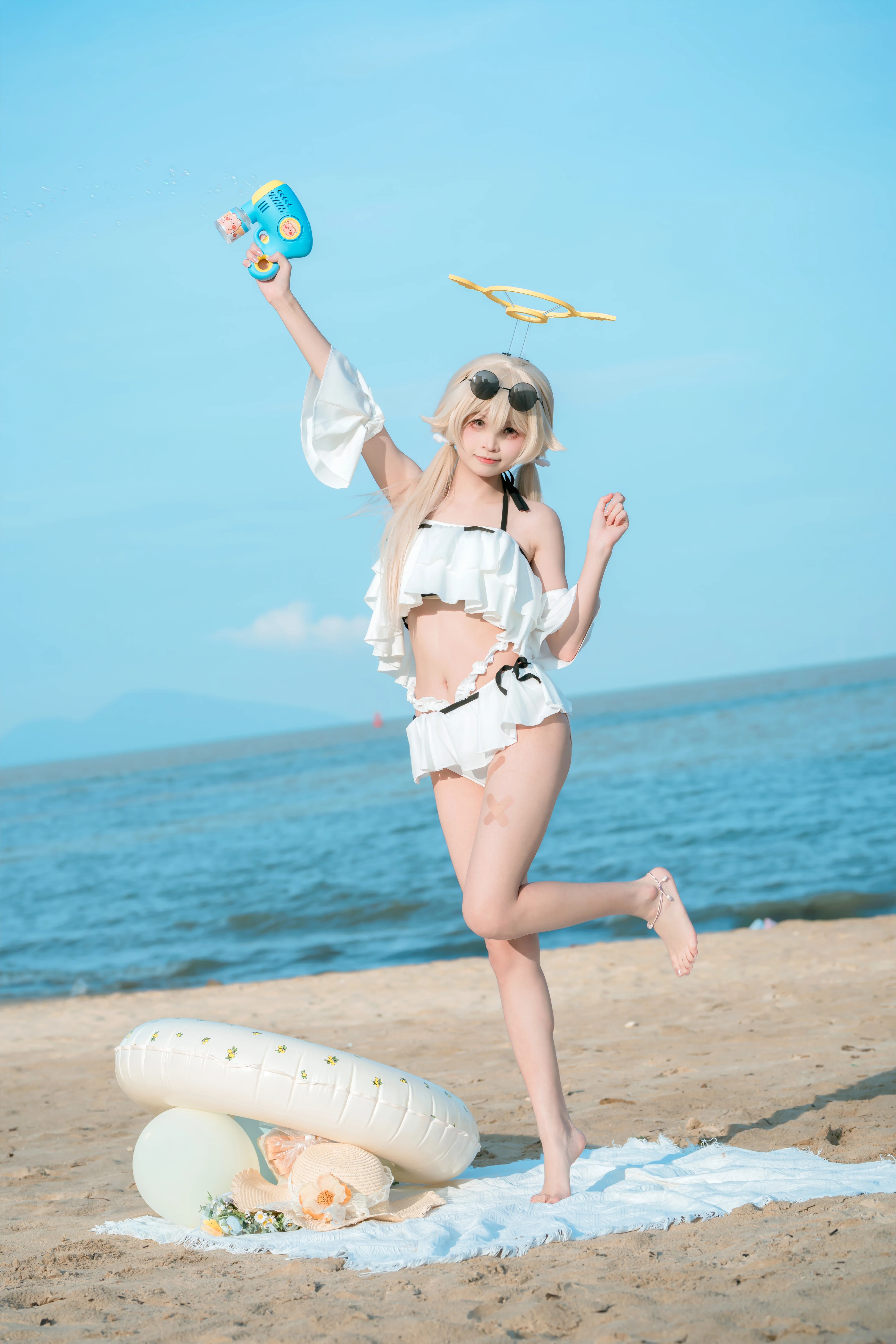[Hifumi Cosplay] Blue Archive's Summer Beach: Enjoying the Vacation with Sensei - Image 4
