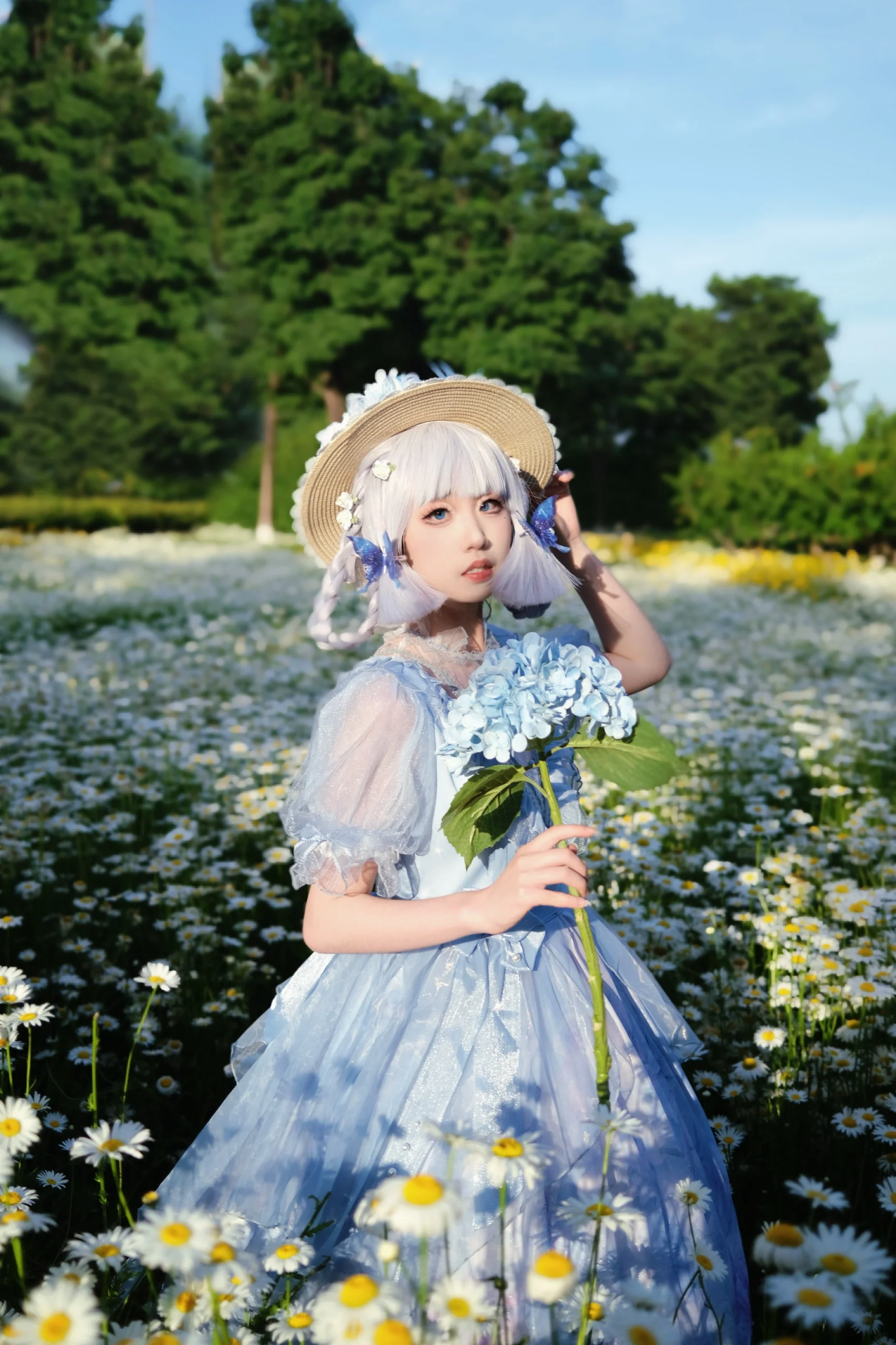 【神里绫华cos】原神自搭蓝裙，雏菊花海里的出片日常 - 第 2 张