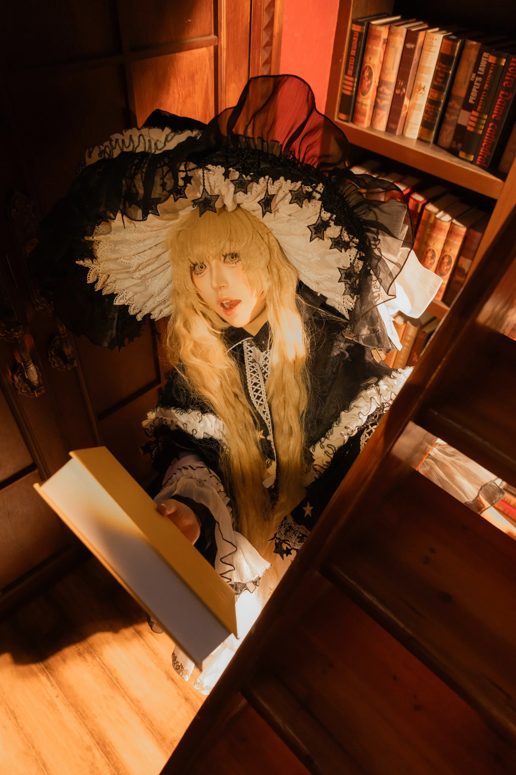 【雾雨魔理沙cos】东方project的魔法使，在书库里的借书日常 - 第 1 张